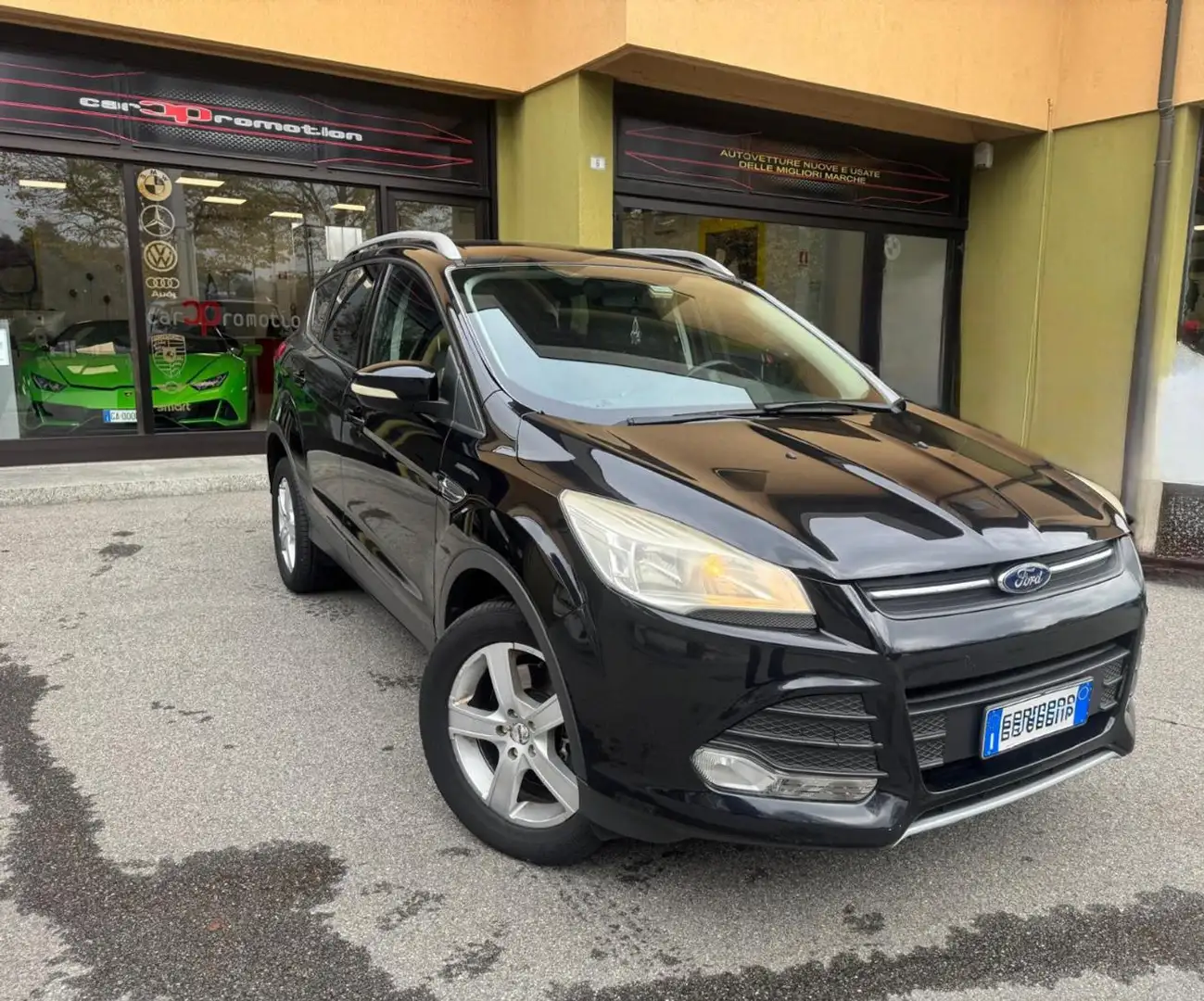 Ford Kuga 2.0 TDCI , Plus 4x2 Sport Utility Noir - 2