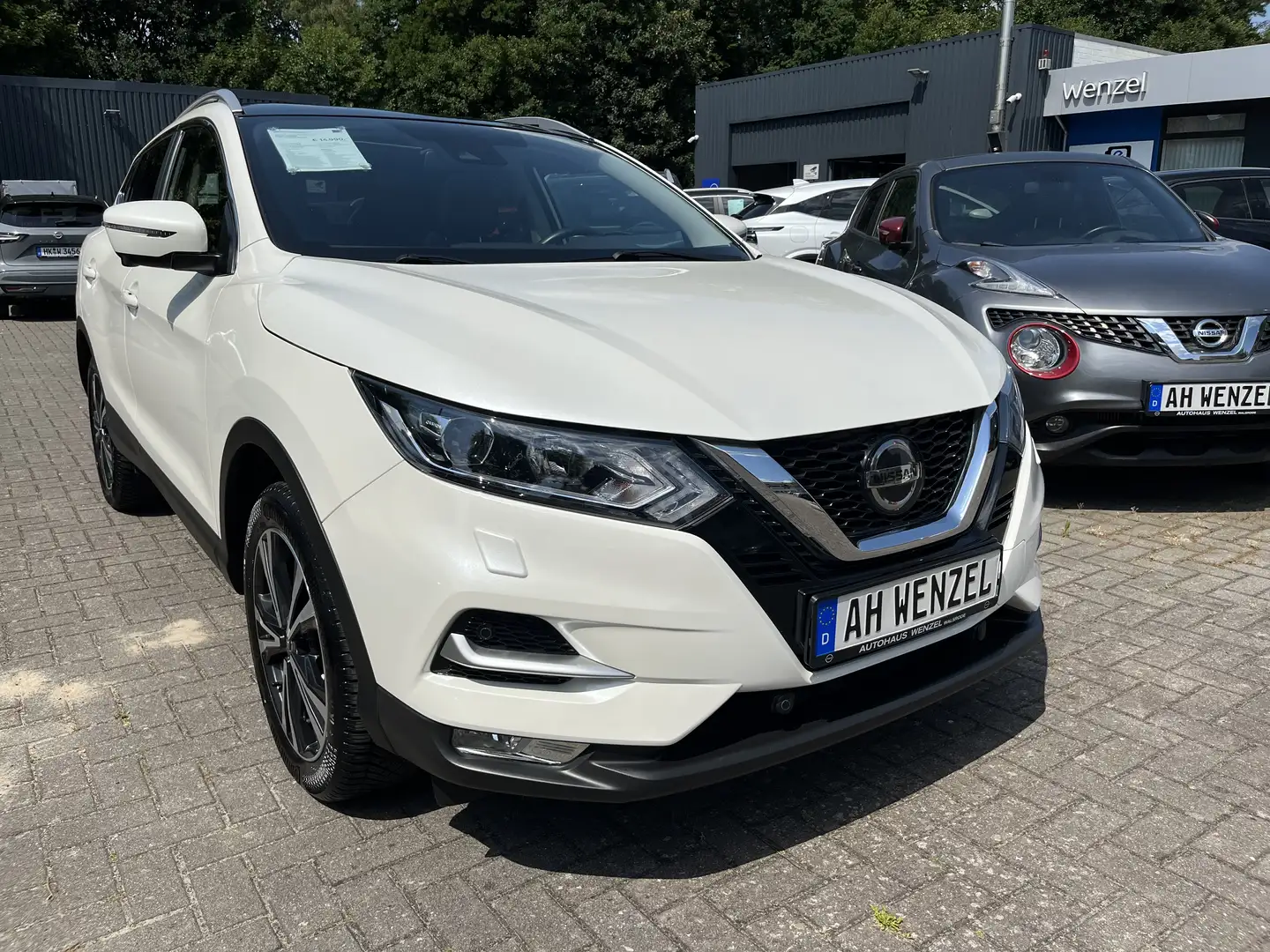 Nissan Qashqai 1.3 DIG-T N-Connecta, PGD, Navi, Weiß - 2