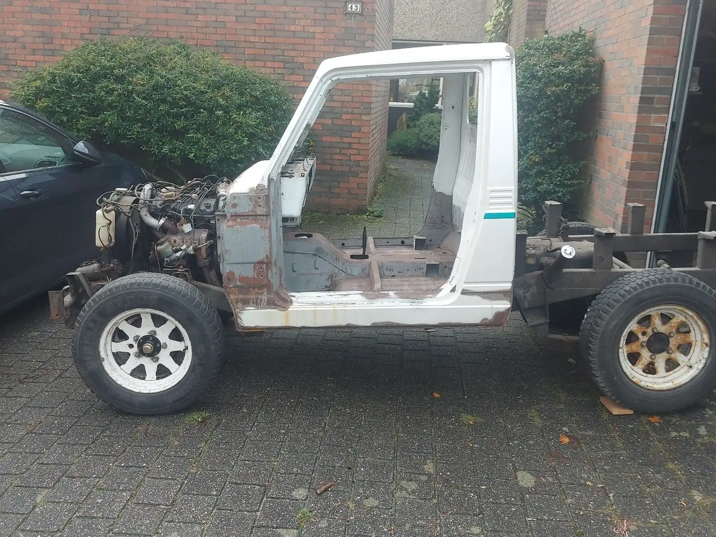 Suzuki SJ 410 pickup Weiß - 2