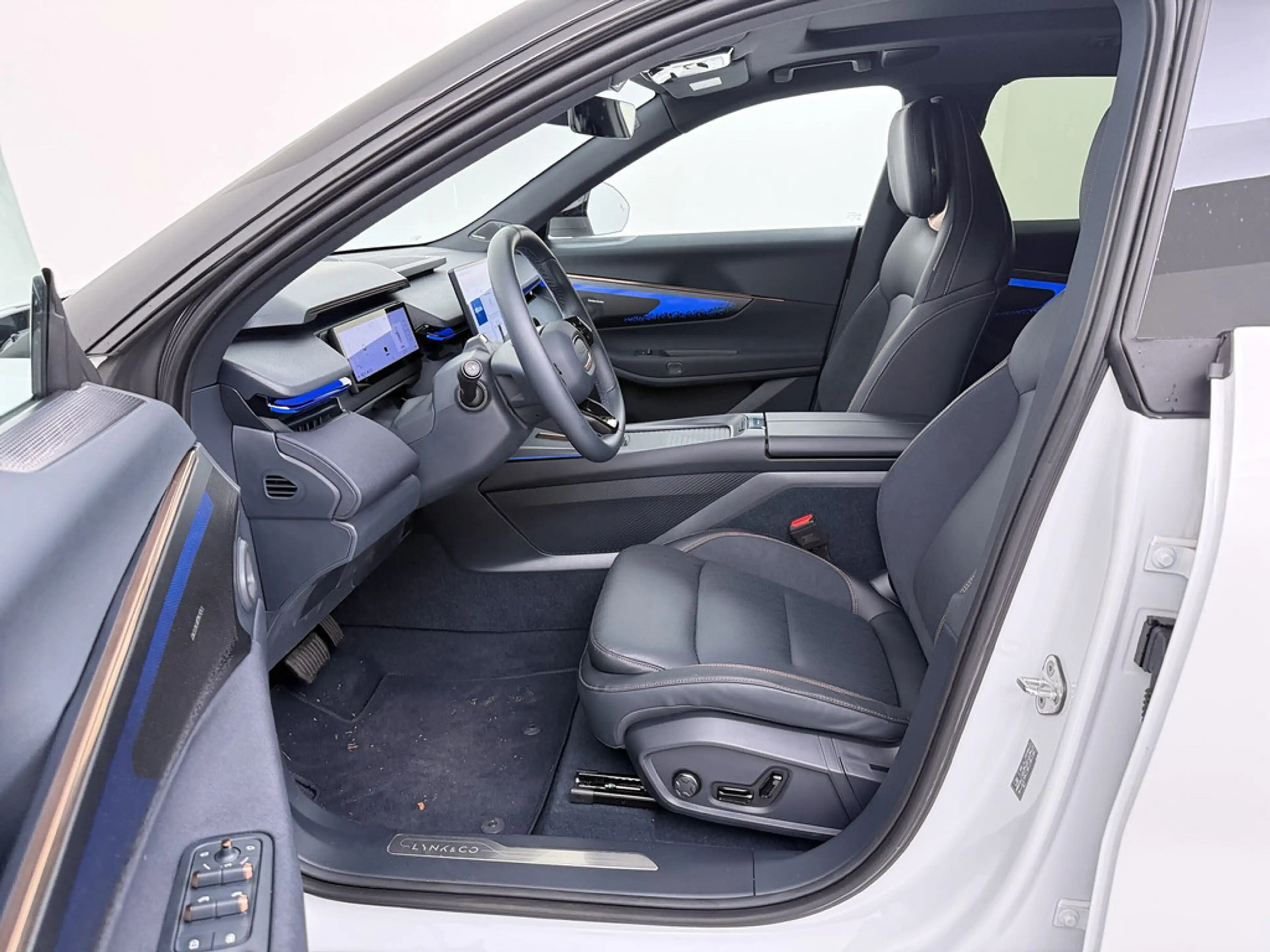 Lynk & Co 08 More Plug-In Hybrid SOFORT VERFÜGBAR — photo 12
