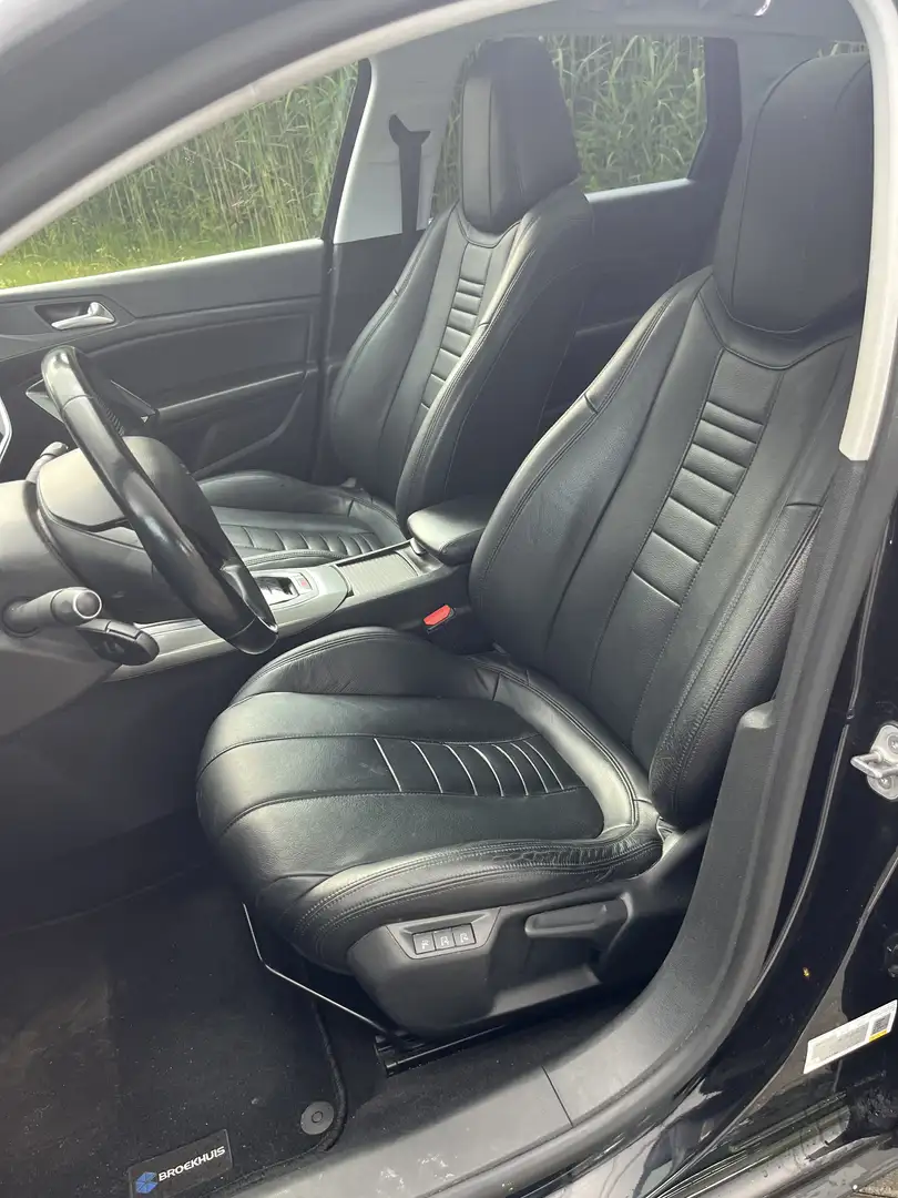 Peugeot 308 1.2 PureT.Blue Lease Premium. Lederpak, stoelverw Zwart - 2