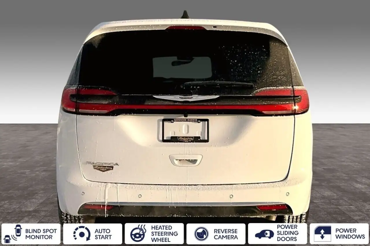Chrysler Pacifica photo Chrysler Pacifica