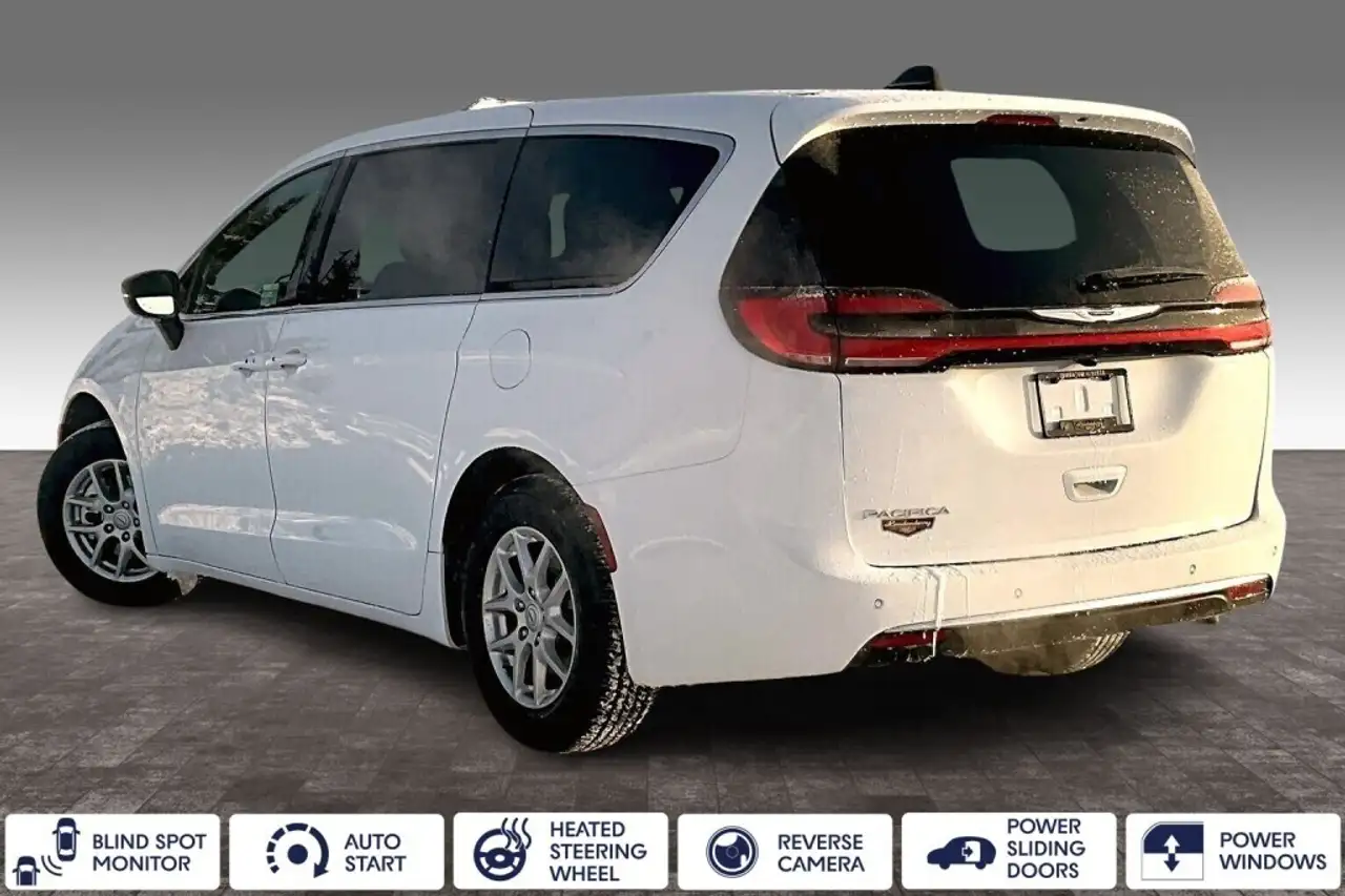 Chrysler Pacifica photo Chrysler Pacifica