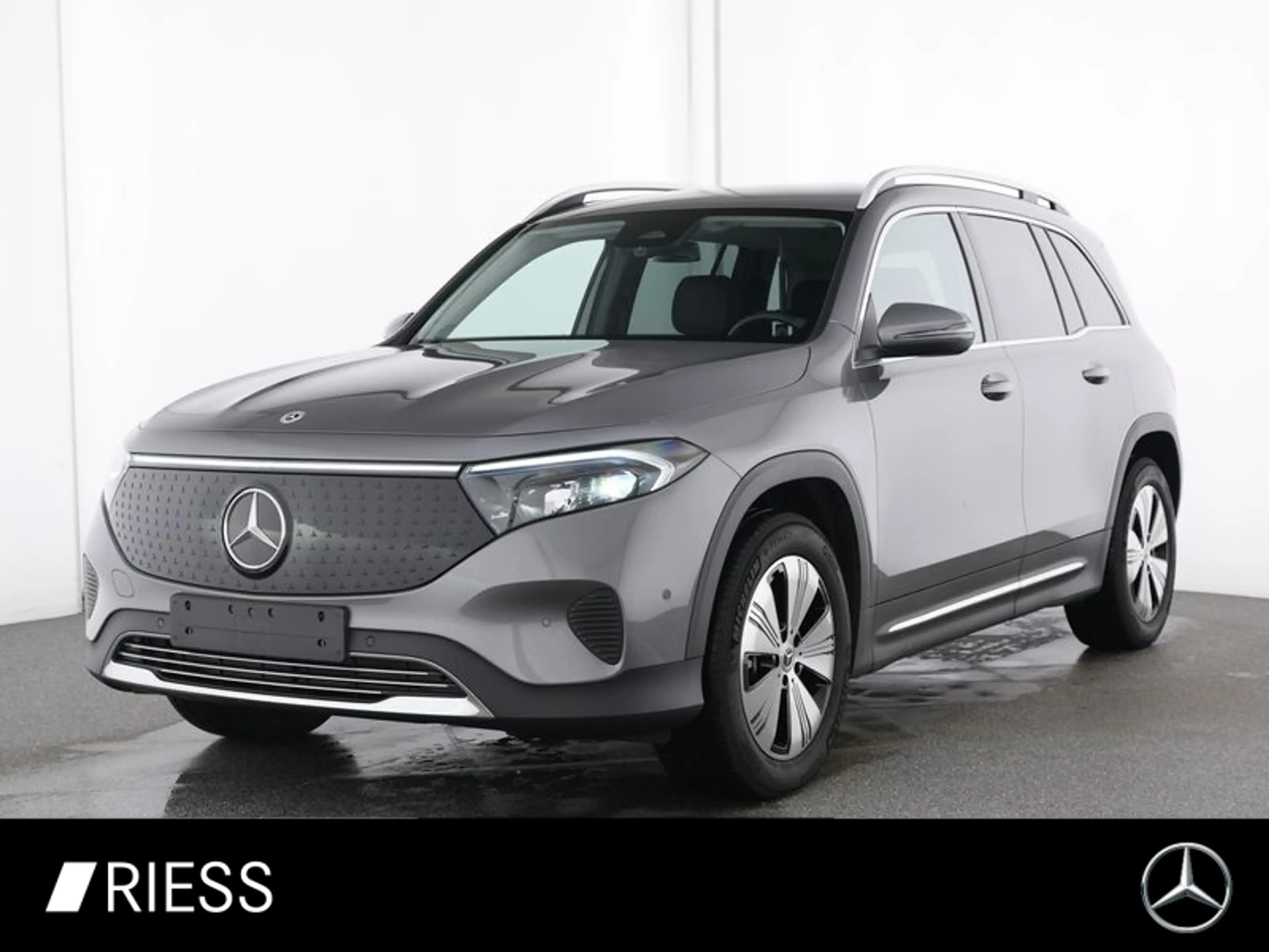 Mercedes-Benz EQB 250 + ACC AUT Kam. KlimaA LED LM Navi PDC SHZ