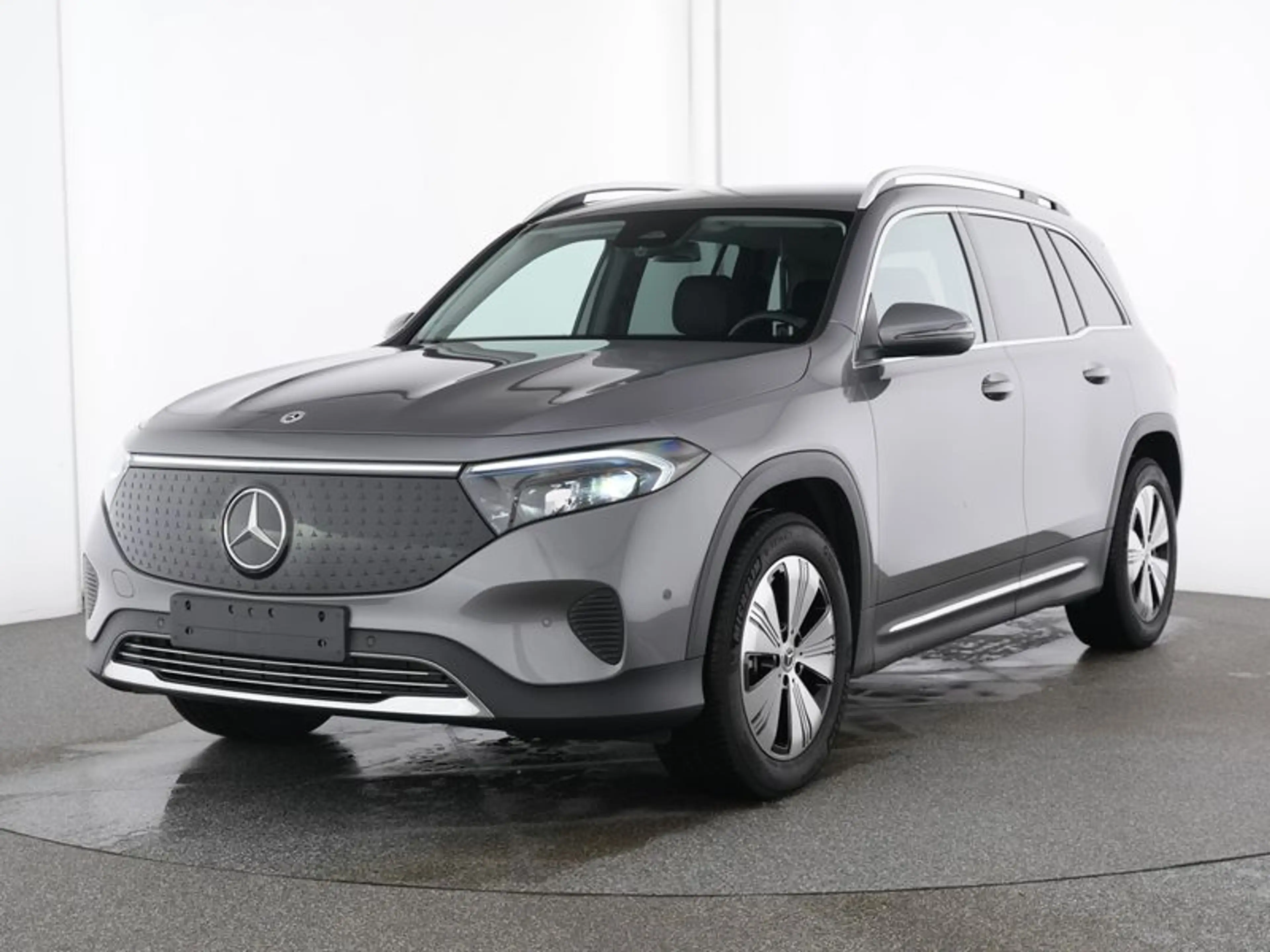 Mercedes-Benz EQB 250 + ACC AUT Kam. KlimaA LED LM Navi PDC SHZ — photo 2