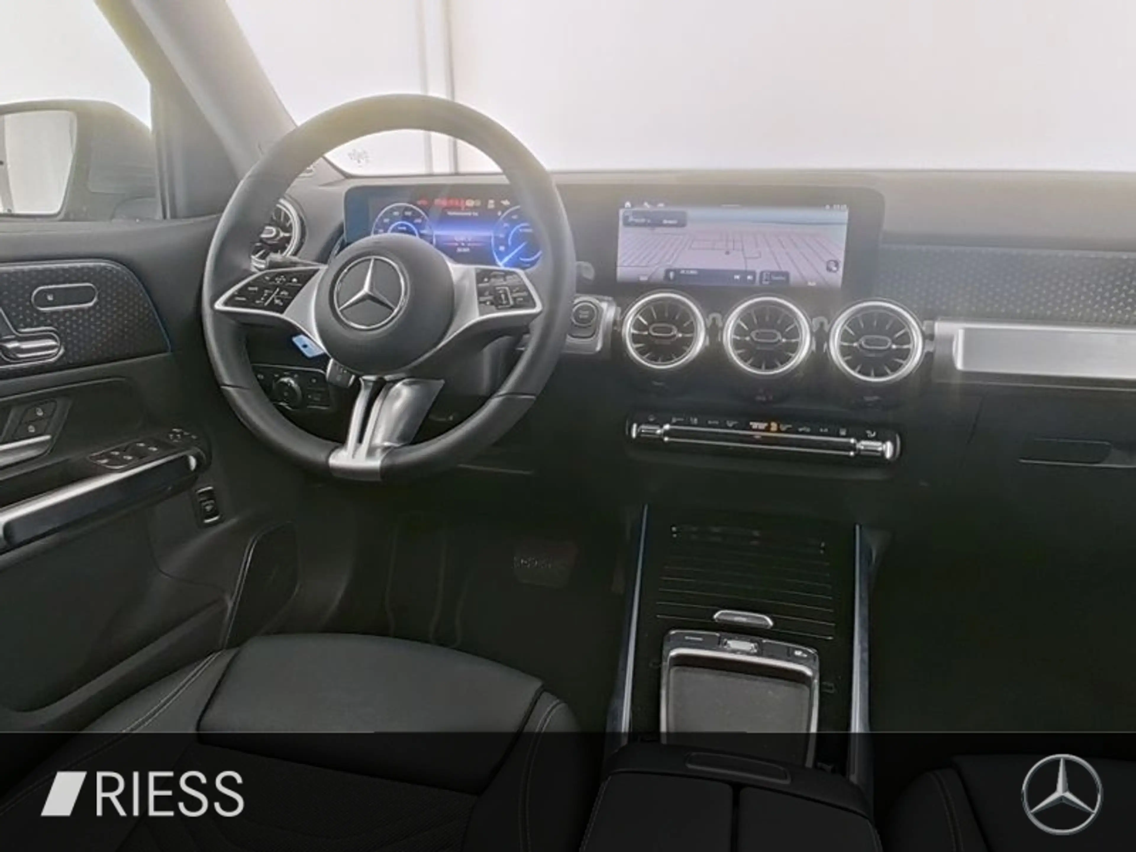 Mercedes-Benz EQB 250 + ACC AUT Kam. KlimaA LED LM Navi PDC SHZ — photo 6