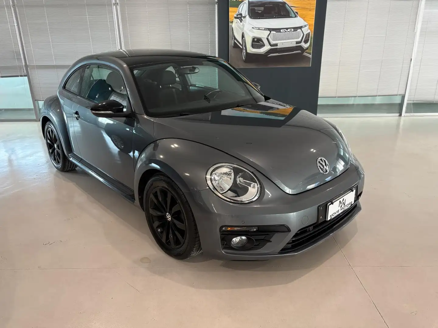 Volkswagen Maggiolino Maggiolino 2017 1.2 tsi Design 105cv Grau - 1