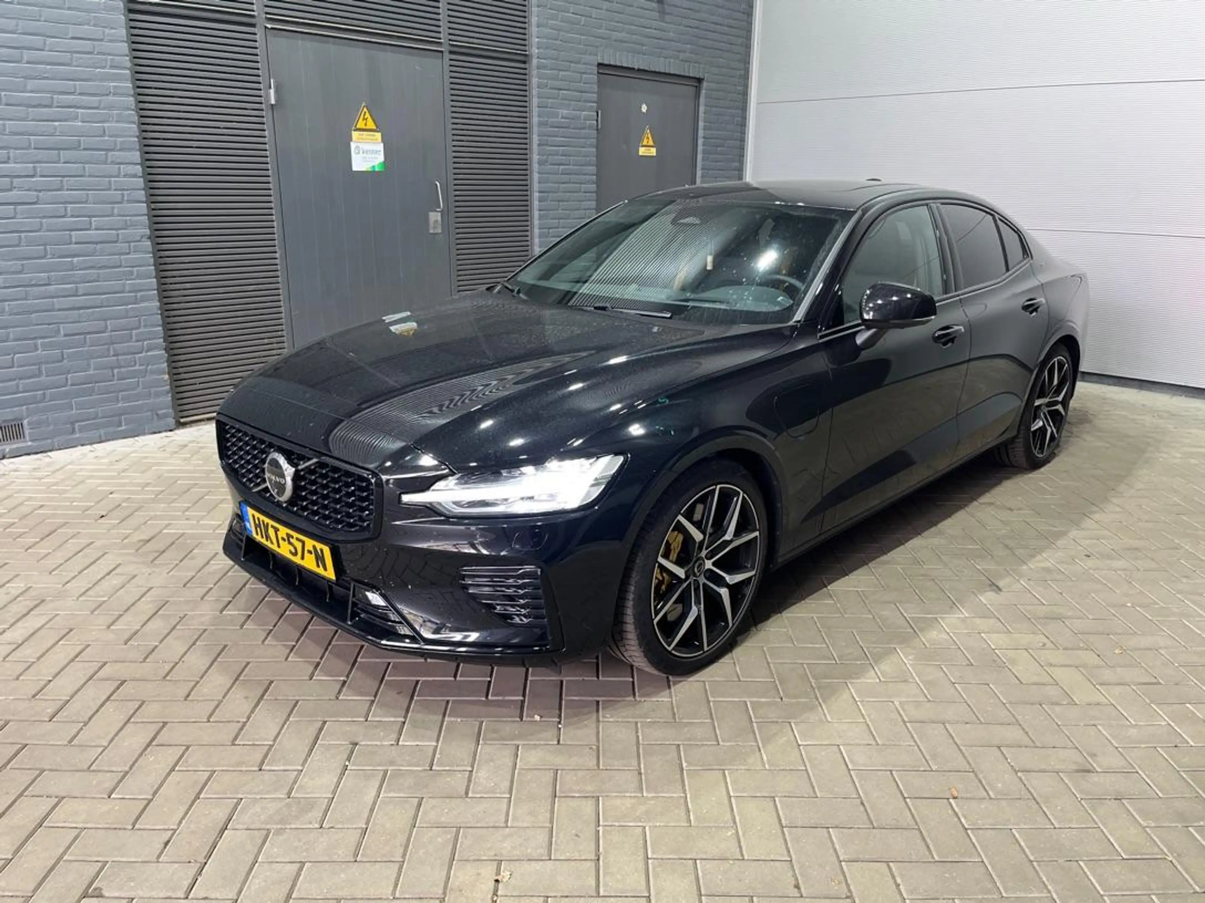 Volvo S60 T8 AWD Polestar Engineered | Bowers&Wilkins | Head — photo 4