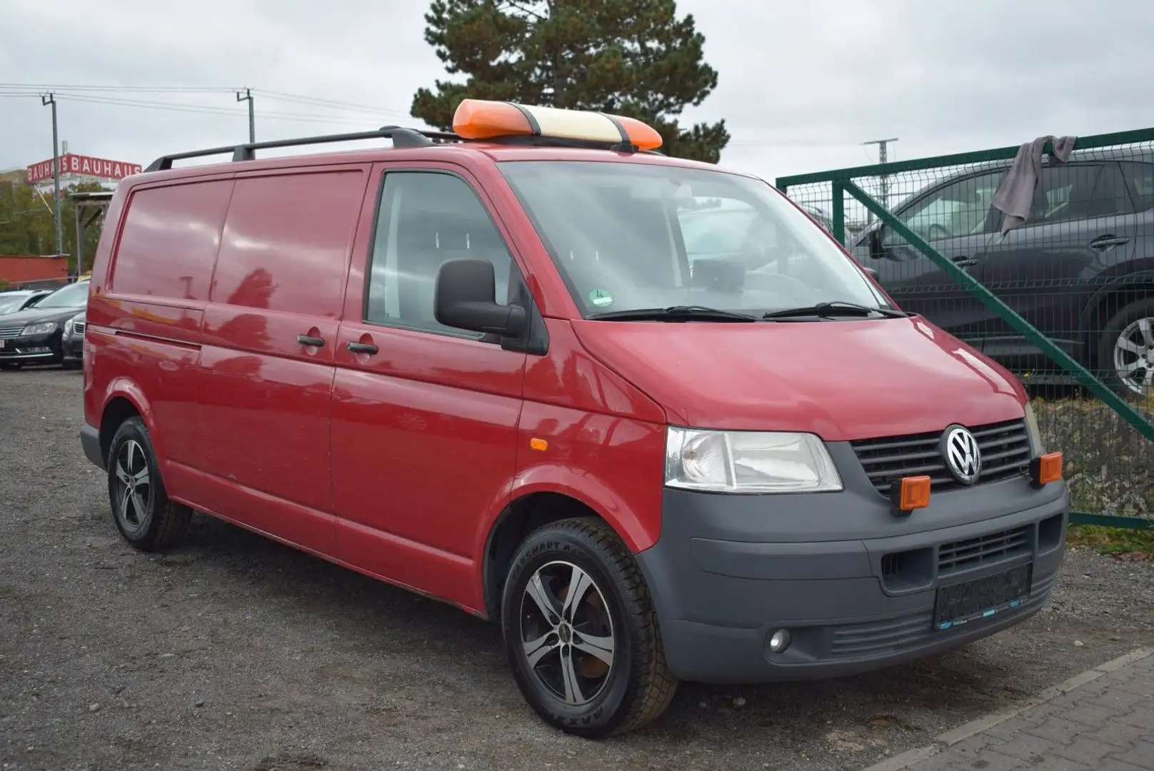 Volkswagen T5 Transporter Kasten-Kombi Kasten lang Rot - 2