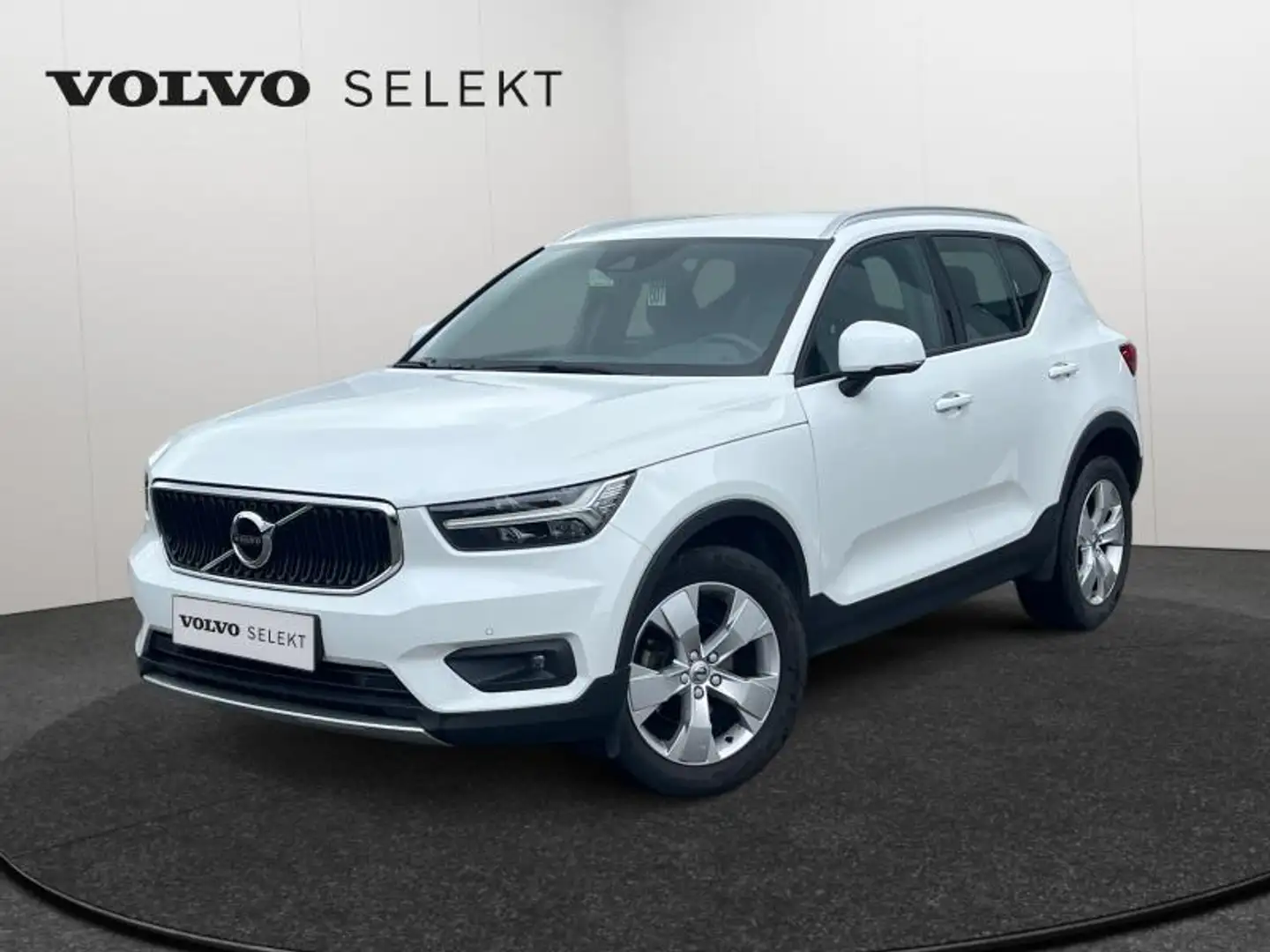 Volvo XC40 T2 Momentum / Essence Blanc - 1
