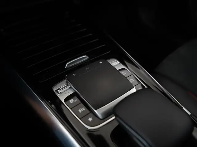 Mercedes-Benz B-Class view 11