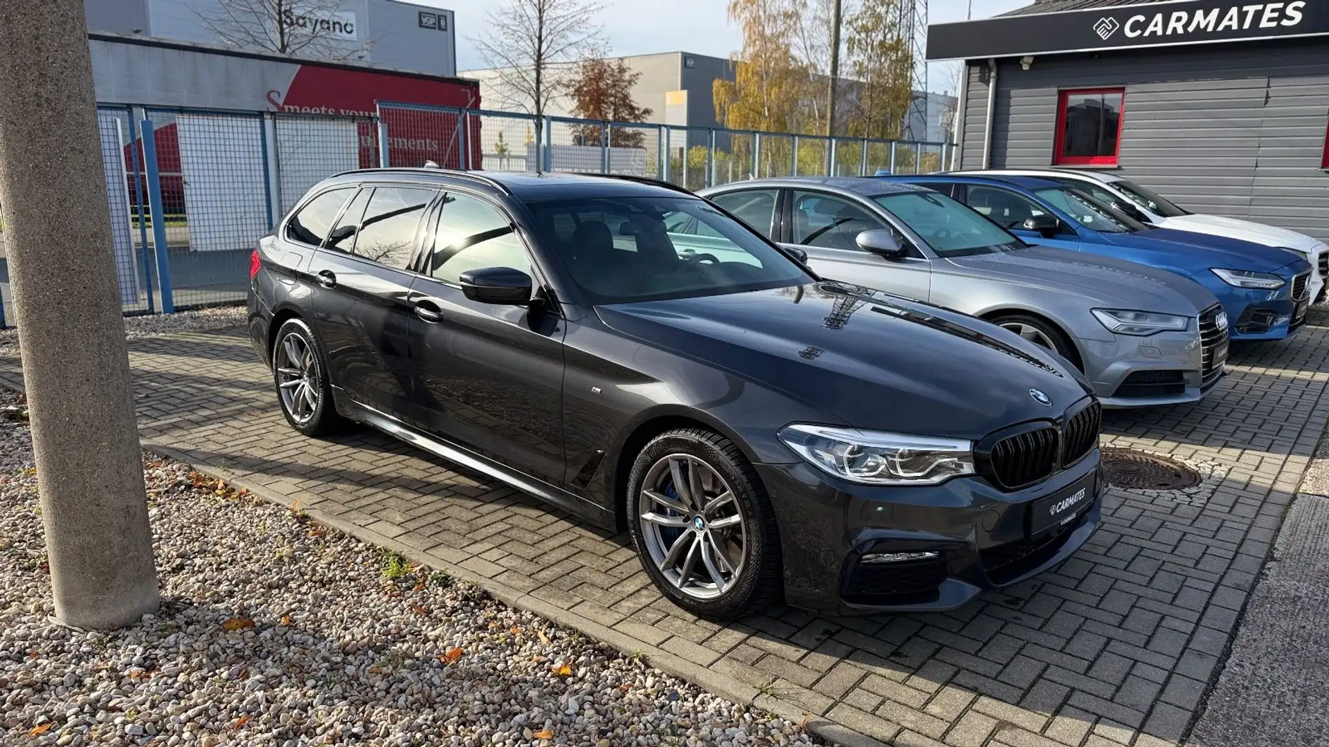 BMW 540 i xDrive Touring M Sport Integral Pano StHzG Gris - 1