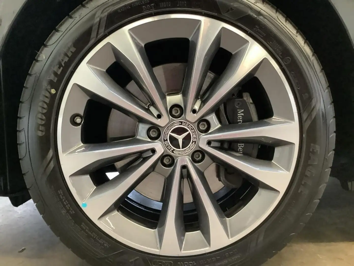 Mercedes-Benz V 220 d STYLE Kompakt Multibeam/AHK2.5T/Distronic Grijs - 2