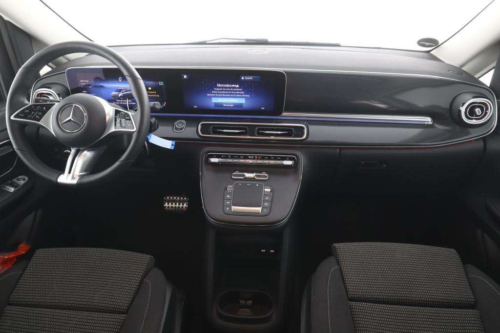 Mercedes-Benz V 220