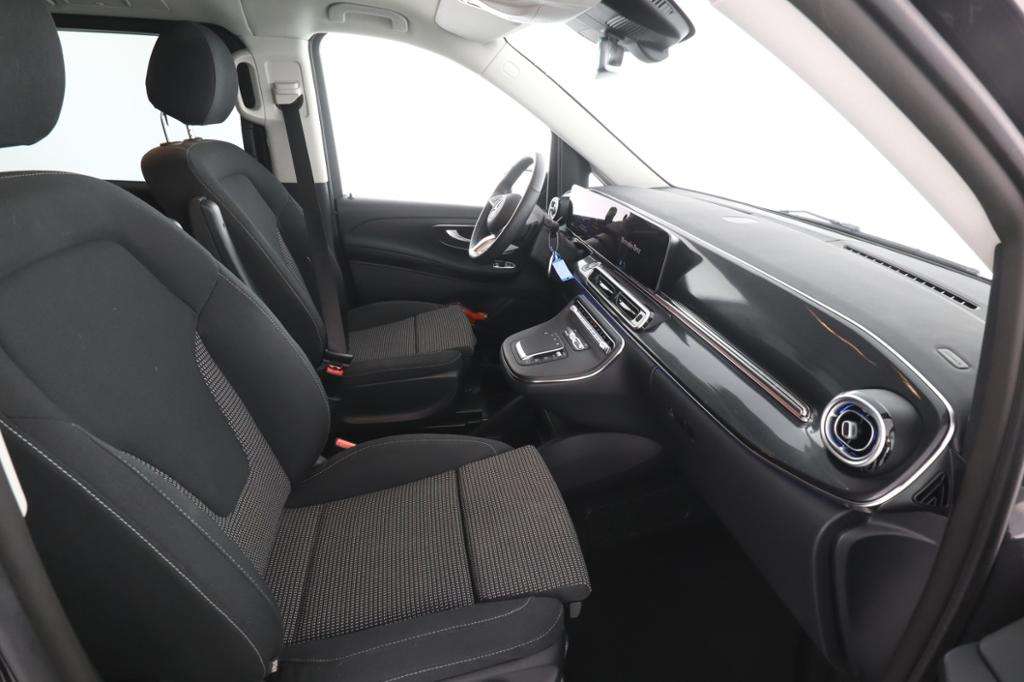 Mercedes-Benz V 220