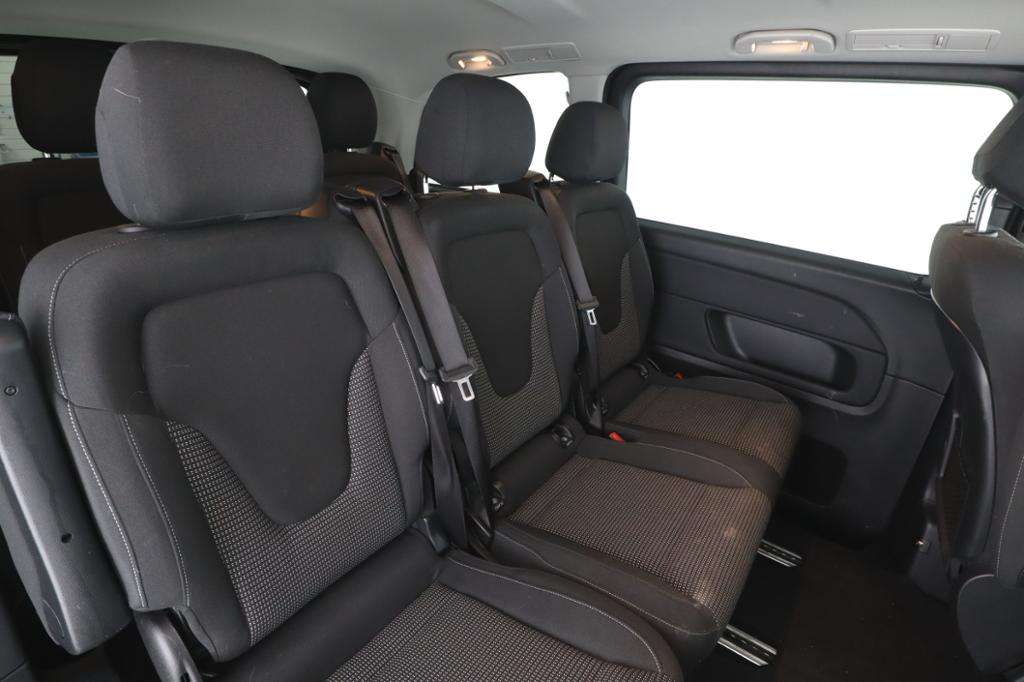 Mercedes-Benz V 220