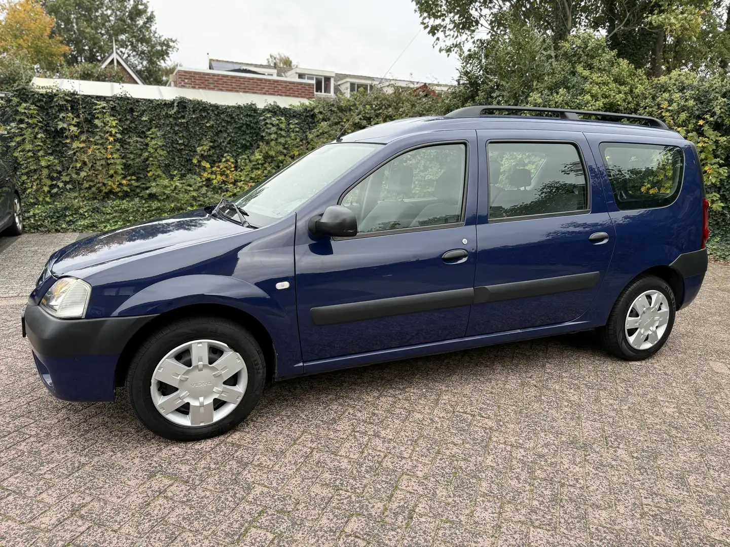 Dacia Logan MCV 1.6 Laureate - 1