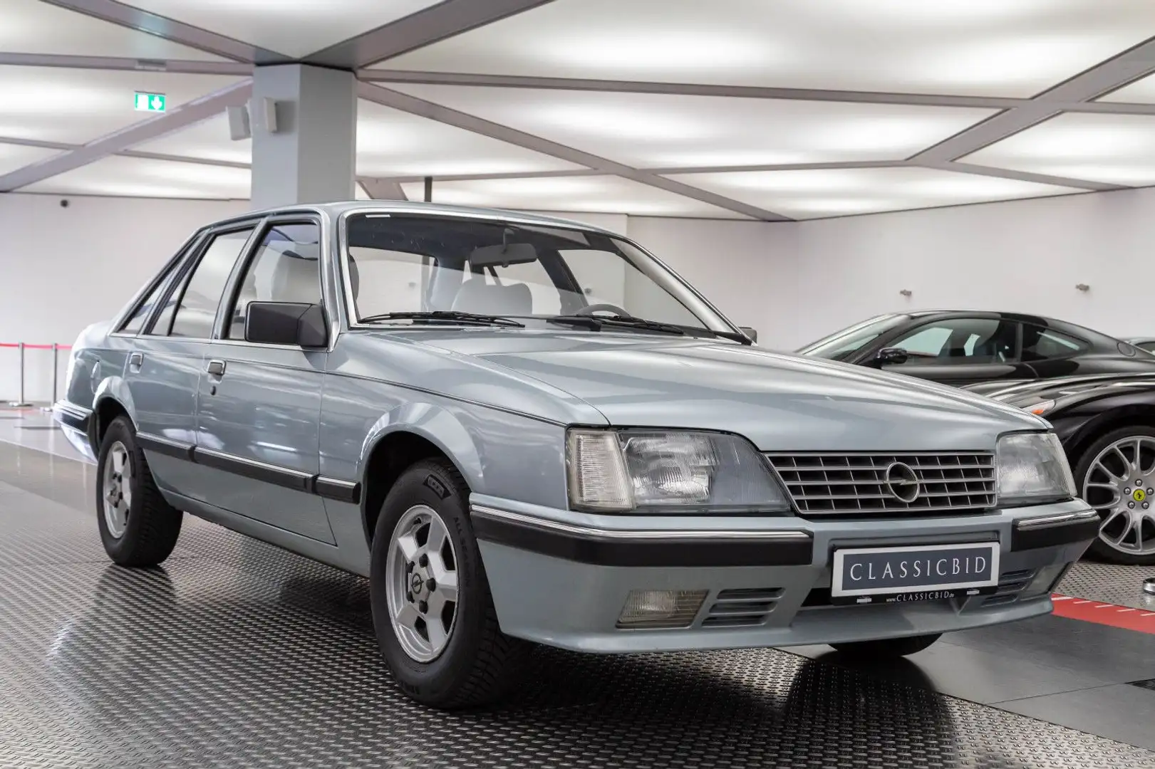Opel Senator A 2.2i Albastru - 2