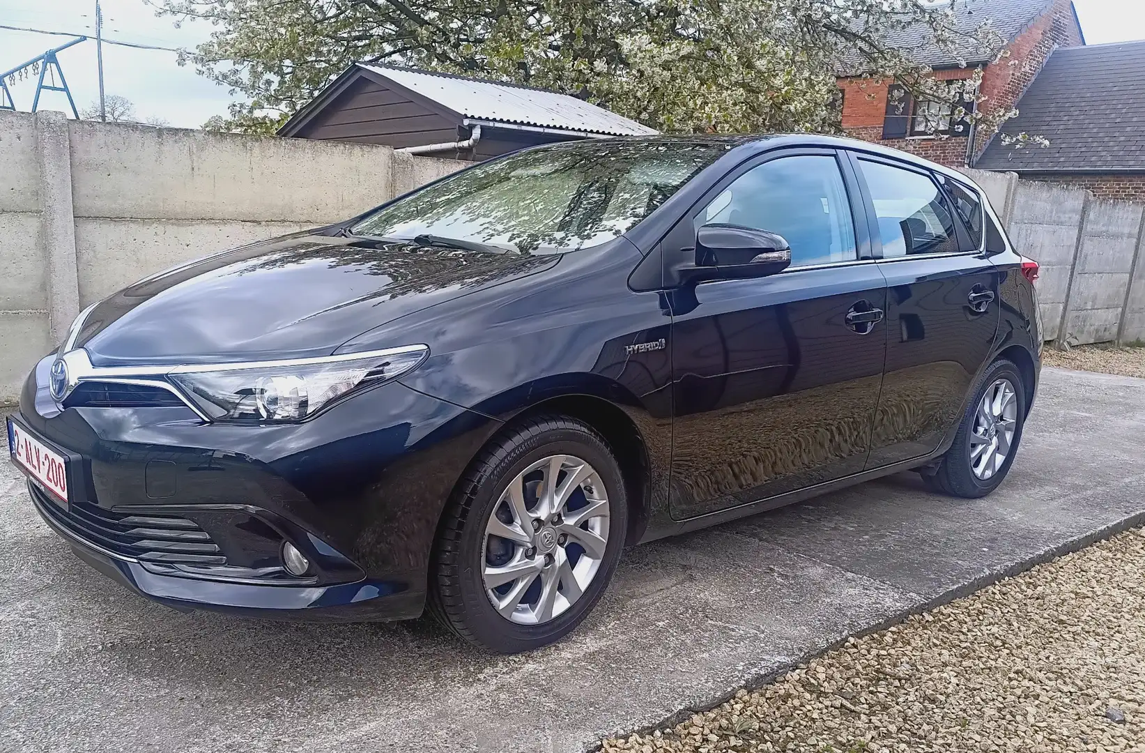 Toyota Auris 1.8i HSD Black Edition E-CVT ''garantie'' - 1