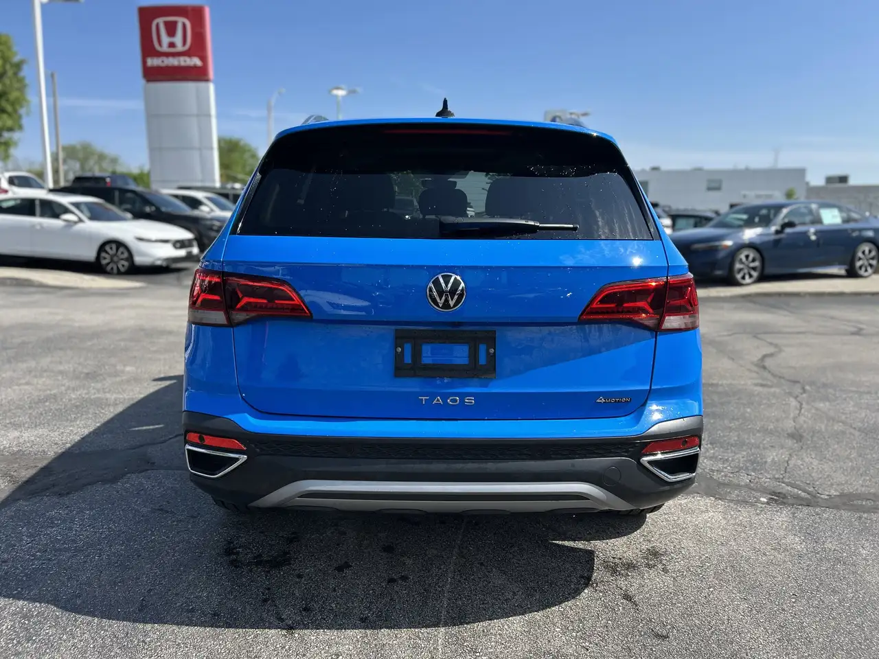 Volkswagen Taos снимка Volkswagen Taos