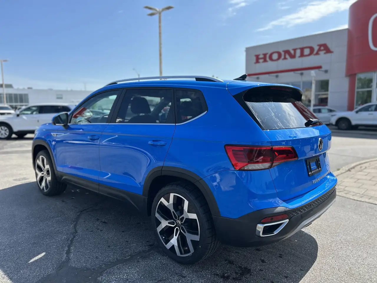 Volkswagen Taos снимка Volkswagen Taos
