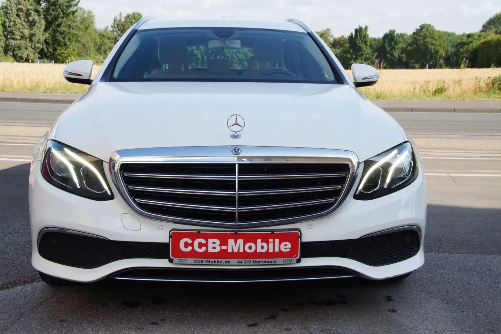 Mercedes-Benz E 220 E -T- KOMBI/ 1HAND/NAVI/8 FACH BEREIFT/ Fehér - 2