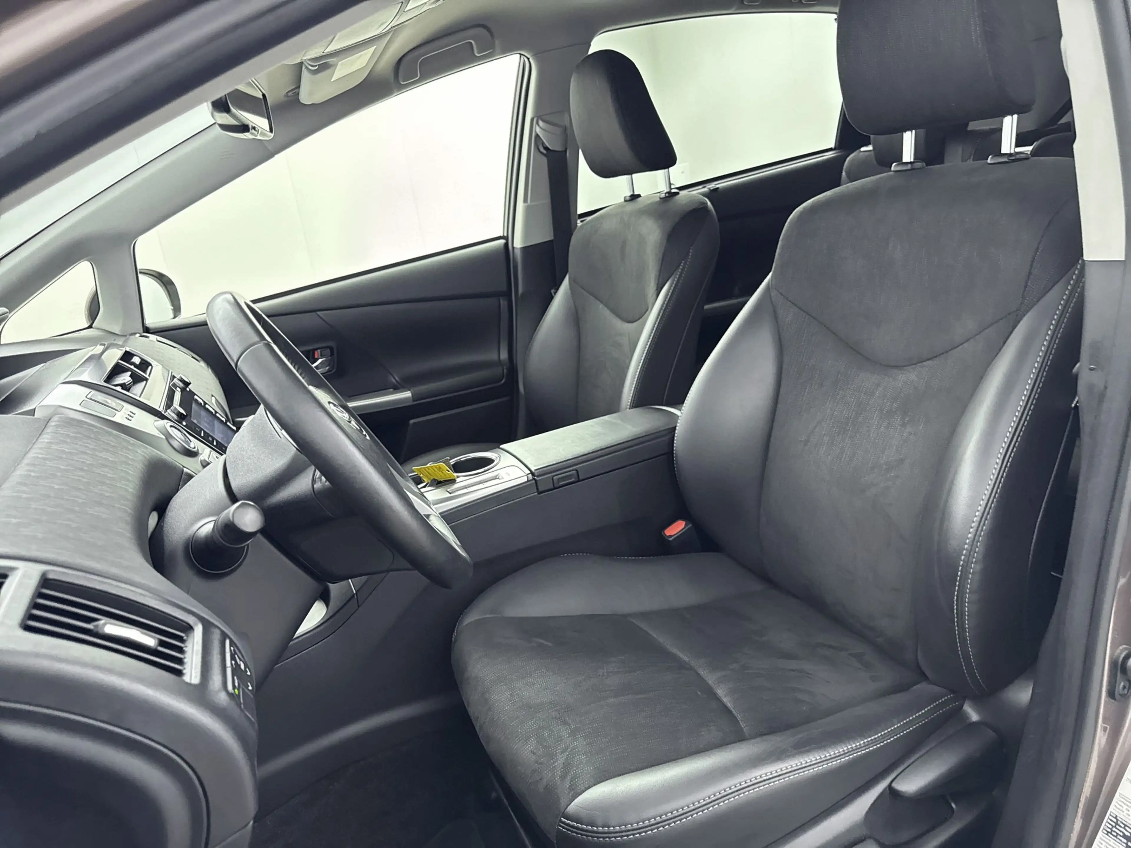 Toyota Prius+ 1.8 Executive | Parkeersensoren | Navigatie | Half — photo 15