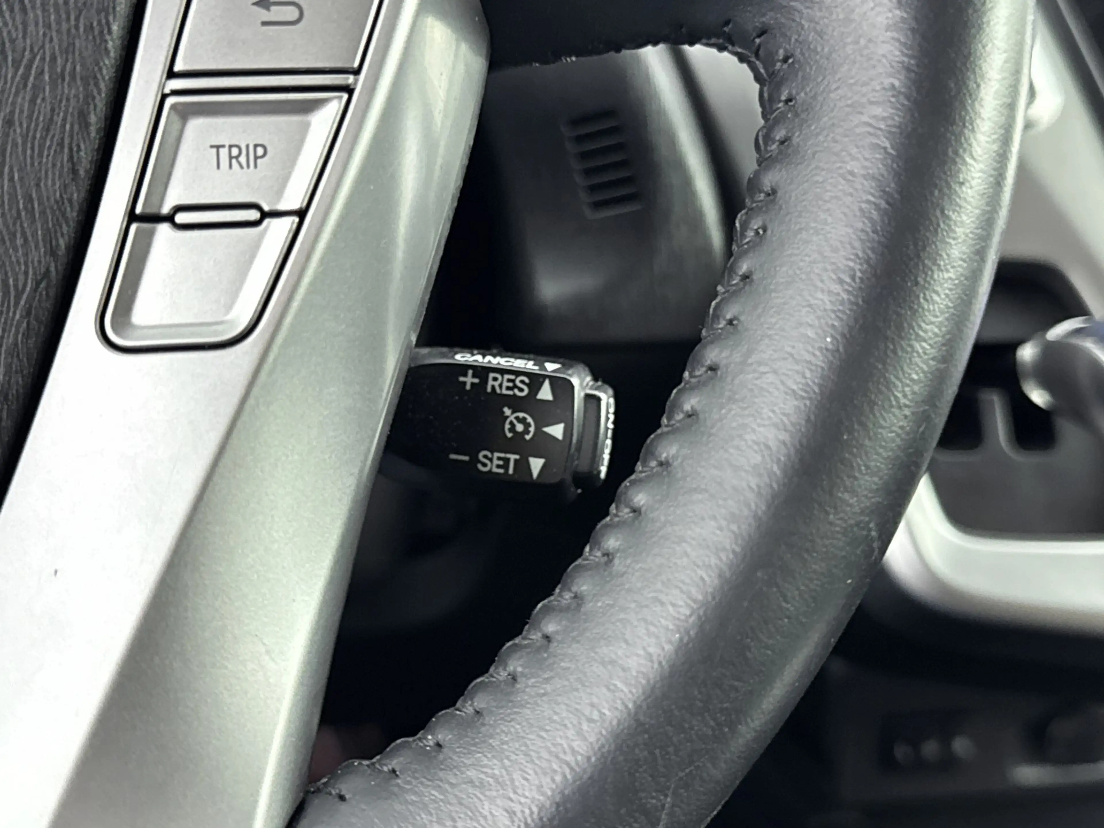Toyota Prius+ 1.8 Executive | Parkeersensoren | Navigatie | Half — photo 14