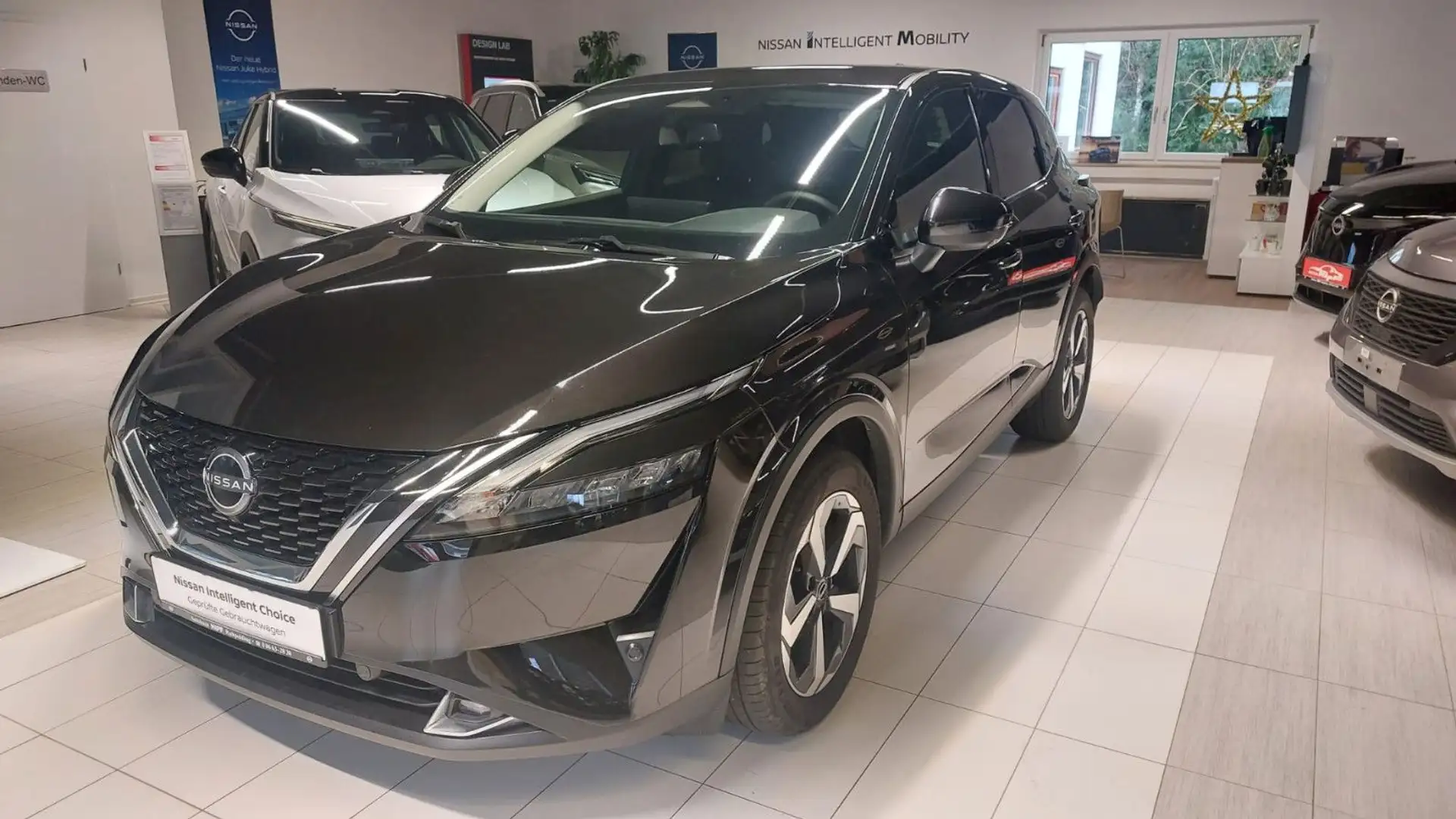 Nissan Qashqai 1.3 DIG-T MHEV 158PS Xtronic N-Connecta Schwarz - 1