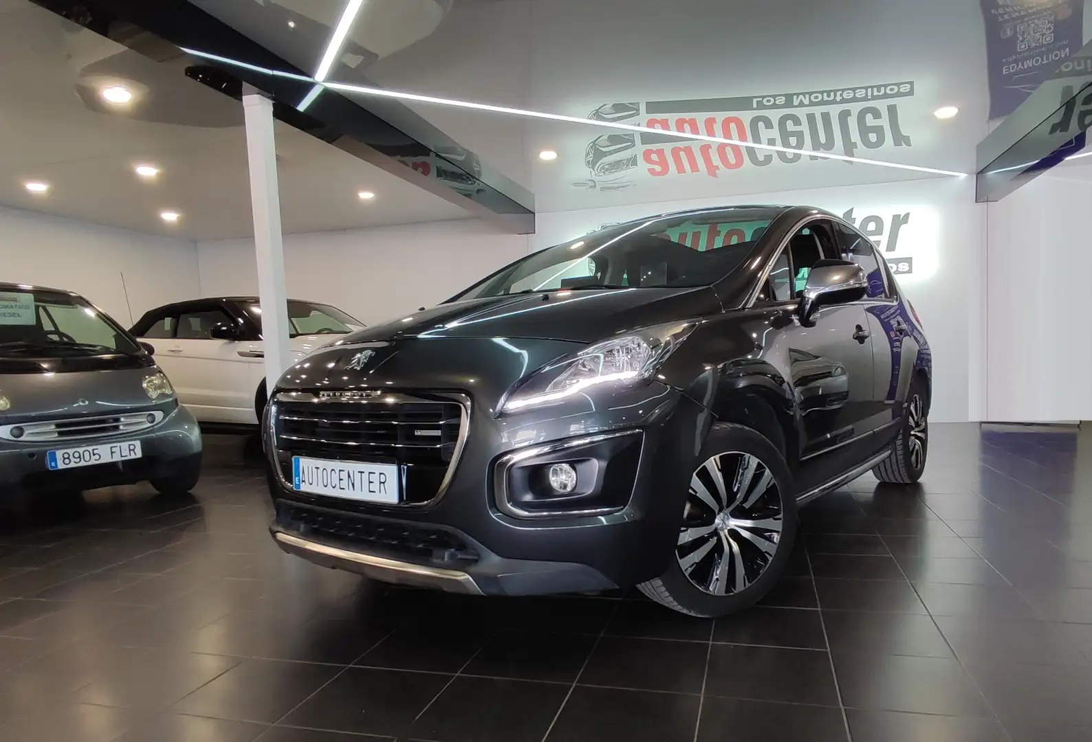 Peugeot 3008 HYbrid4 Gris - 1