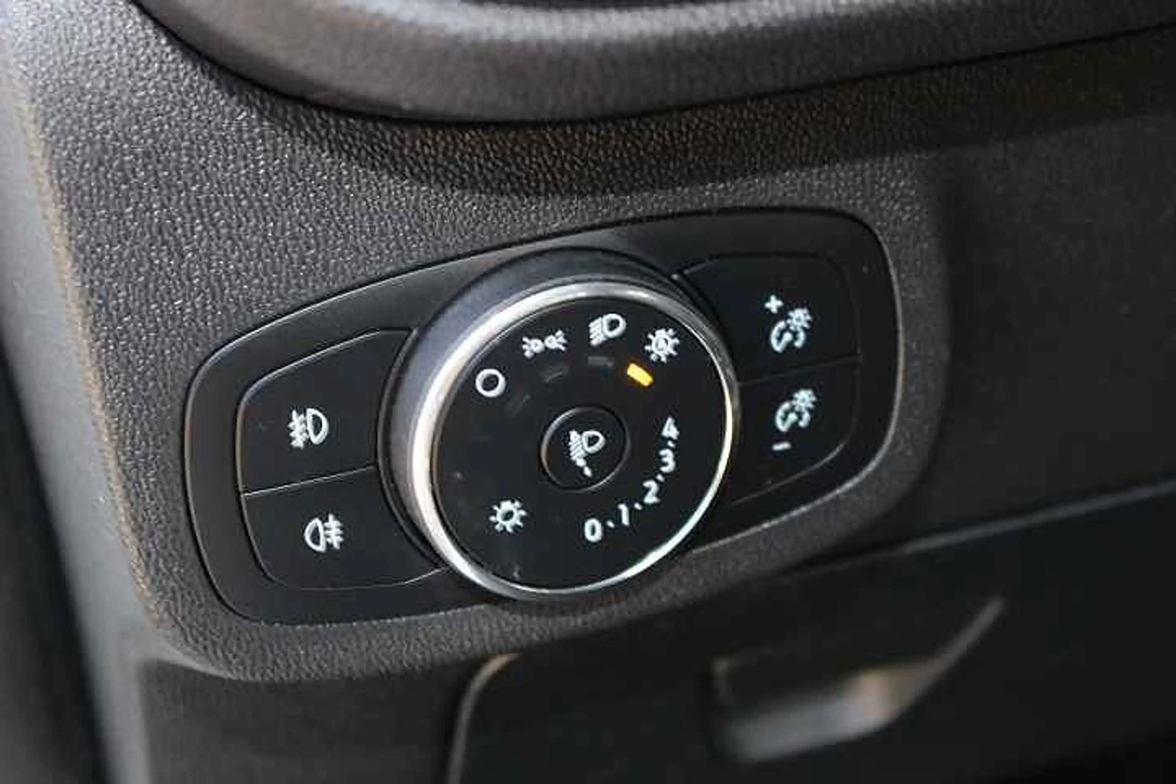 Ford Fiesta Titanium — photo 17