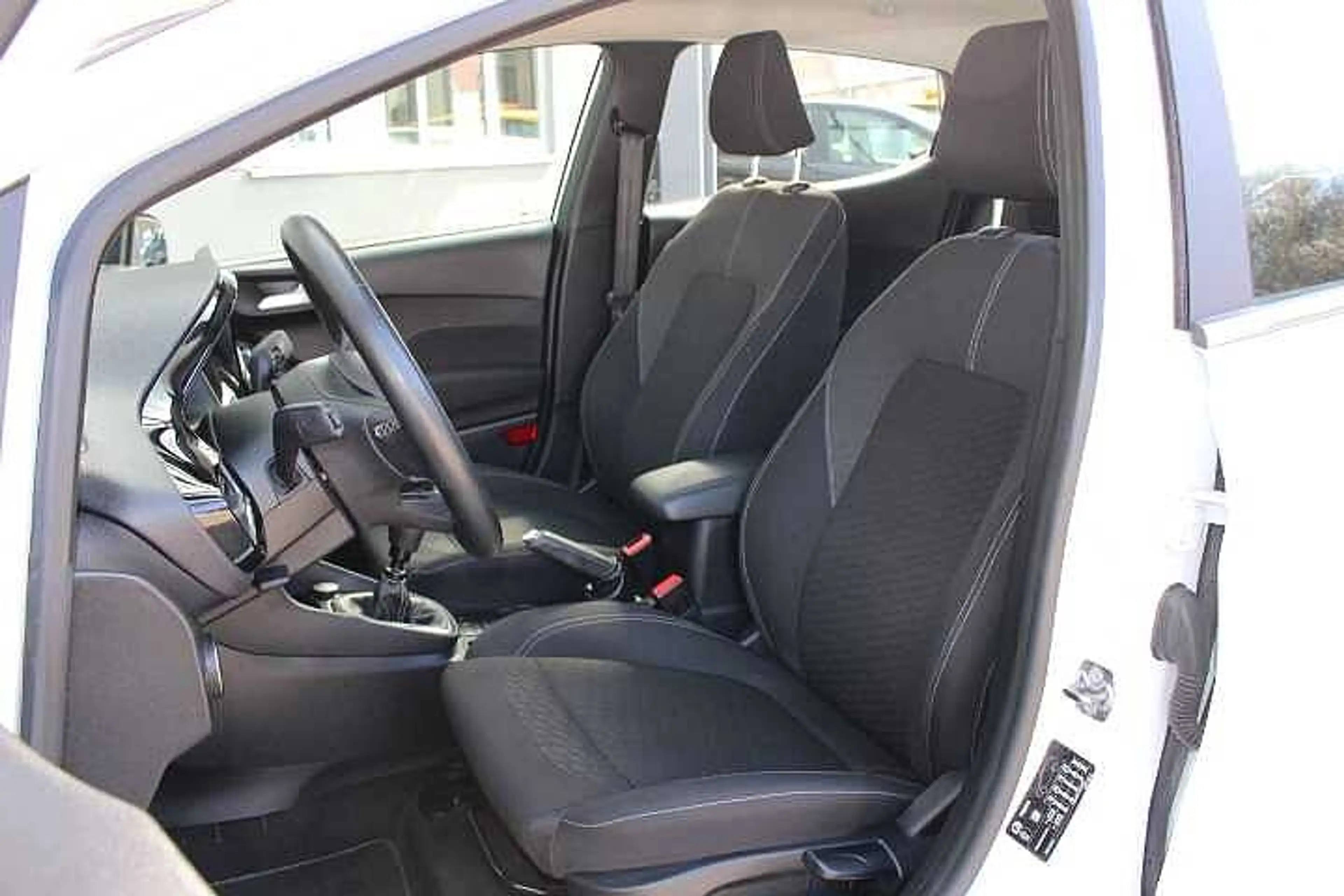 Ford Fiesta Titanium — photo 15