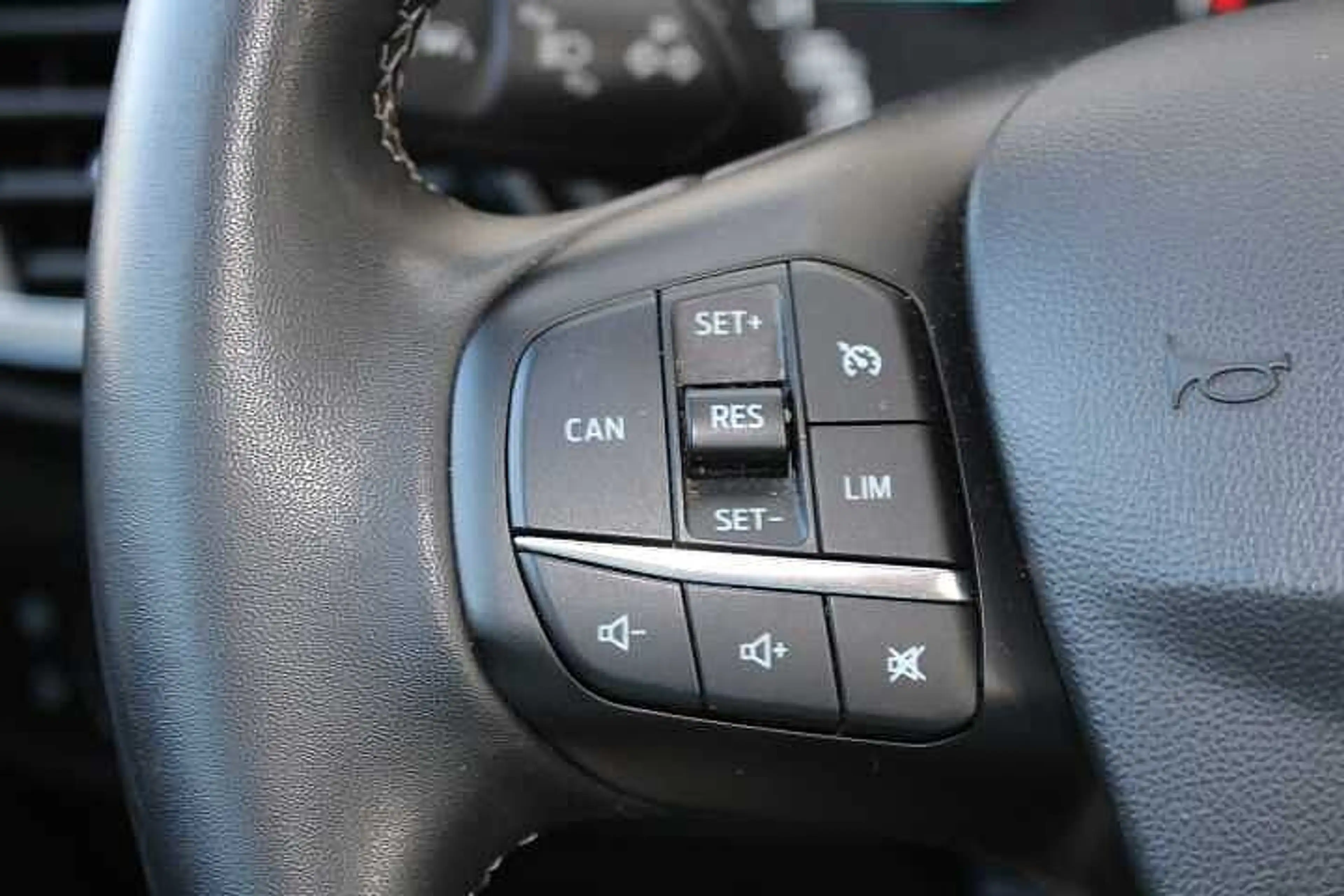 Ford Fiesta Titanium — photo 18