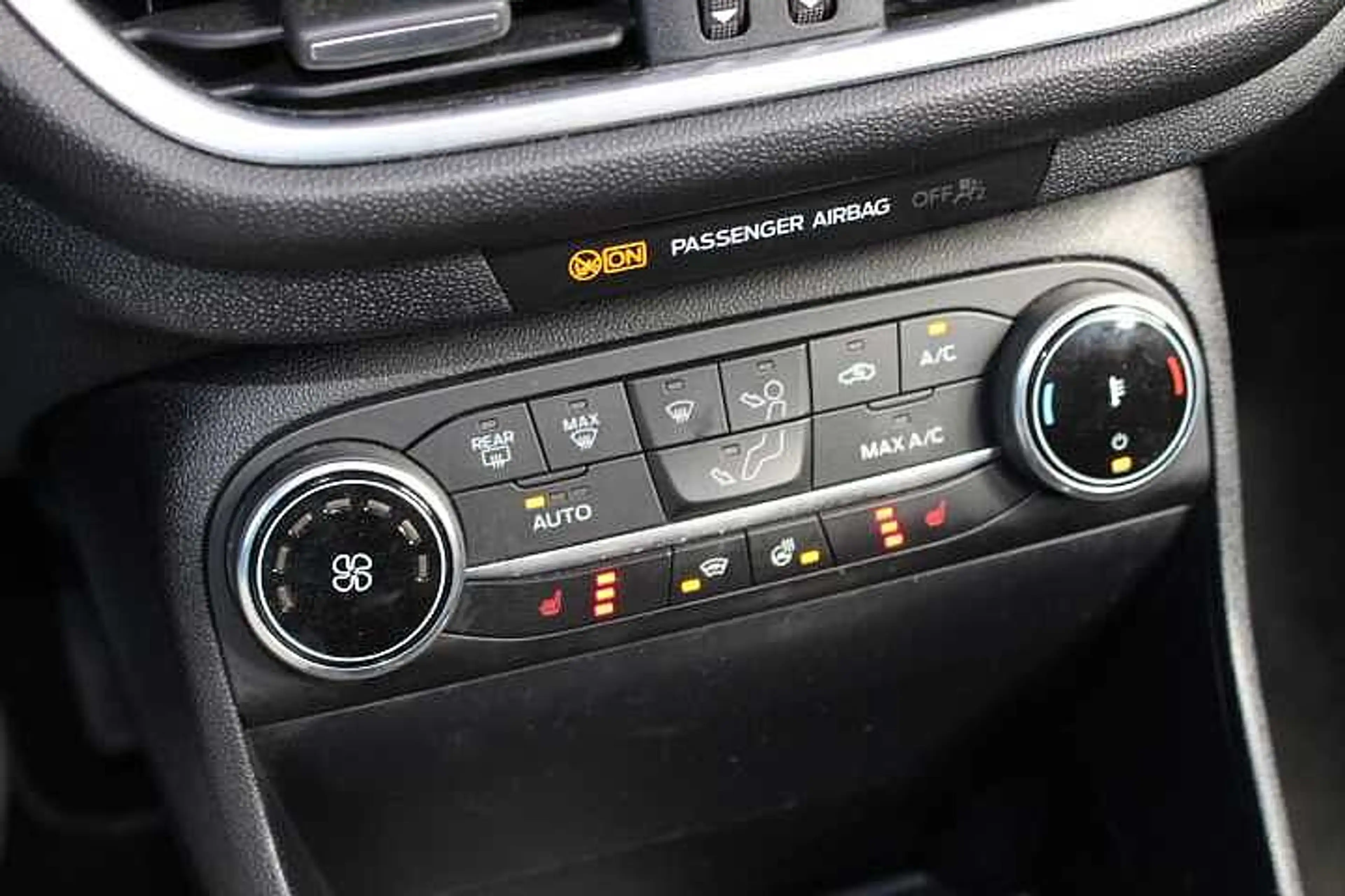 Ford Fiesta Titanium — photo 9