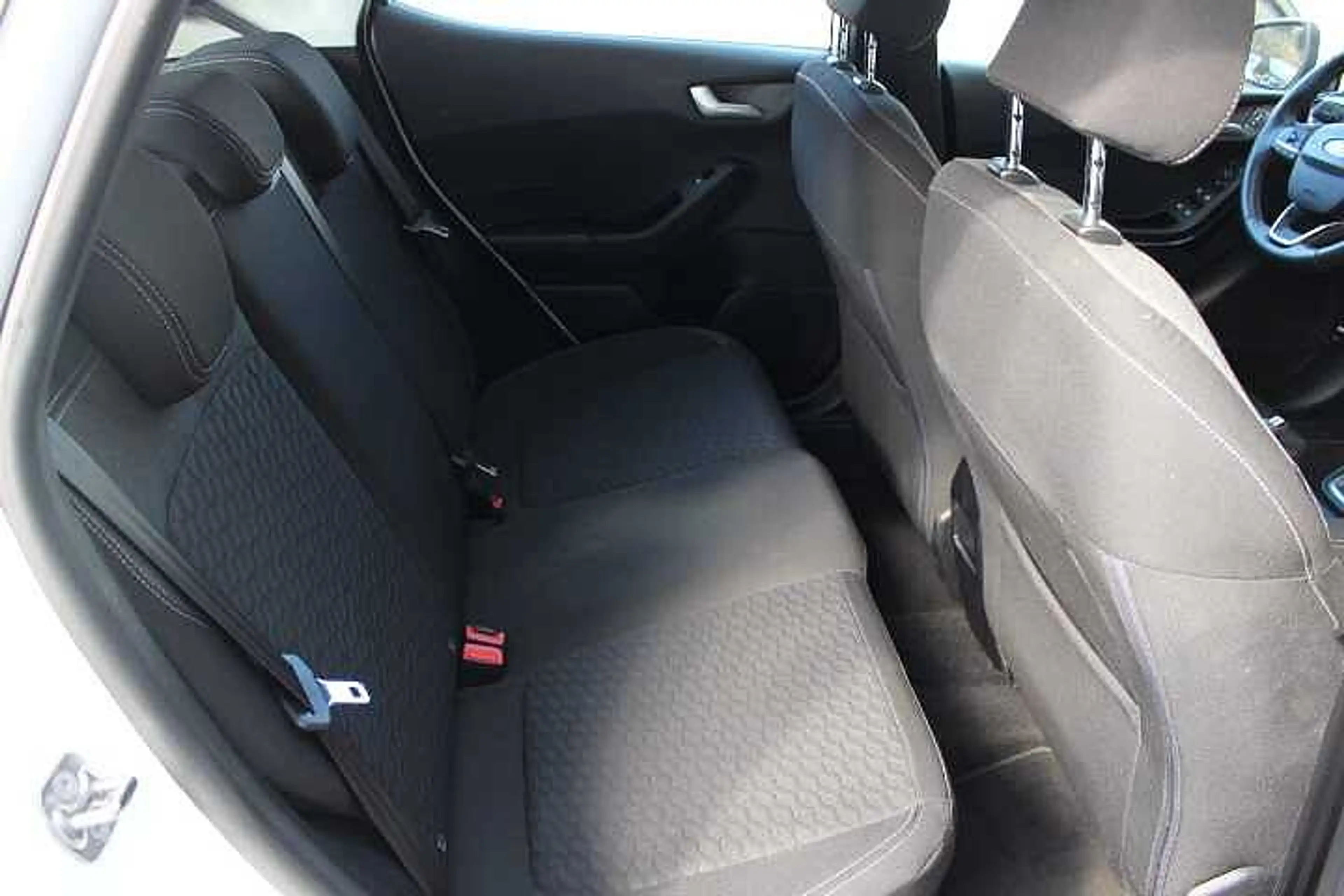 Ford Fiesta Titanium — photo 12