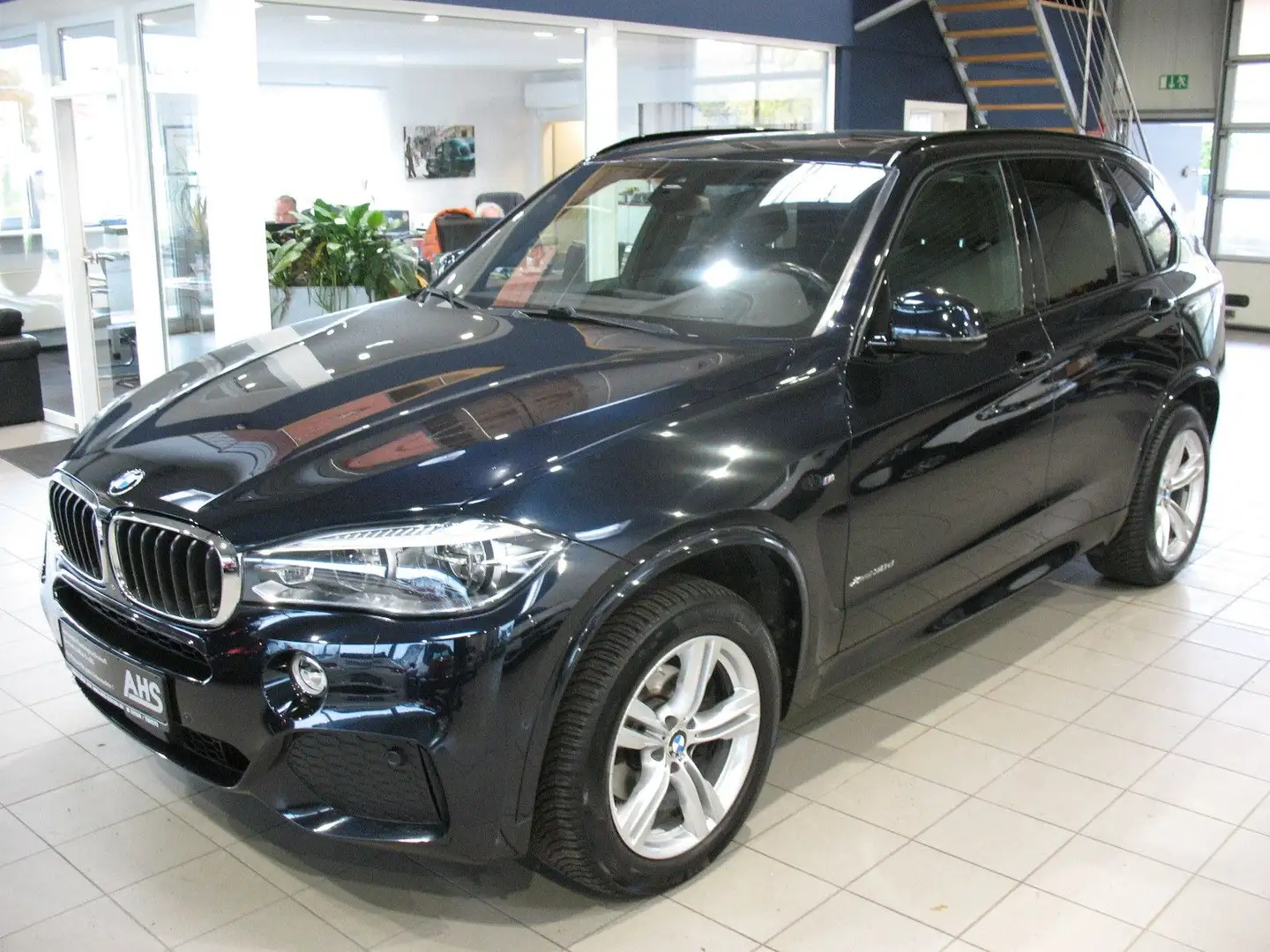 BMW X5 xDrive30d Sport-Aut. M Sport *LED*LEDER*AHK* Noir - 1