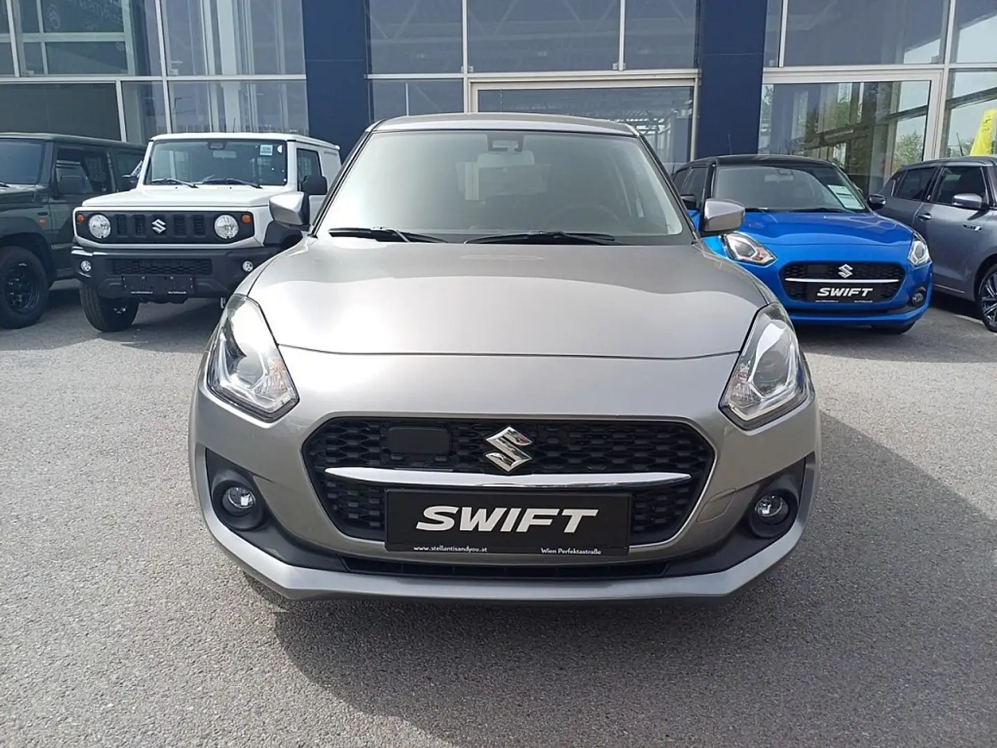 Suzuki Swift 1,2 Hybrid DualJet Shine CVT Zilver - 2