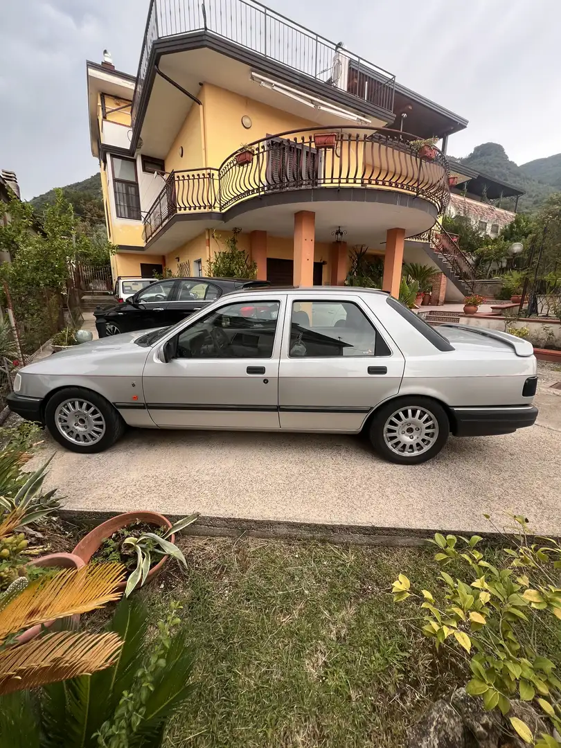 Ford Sierra 4p 2.0i twin cam Ghia - 1