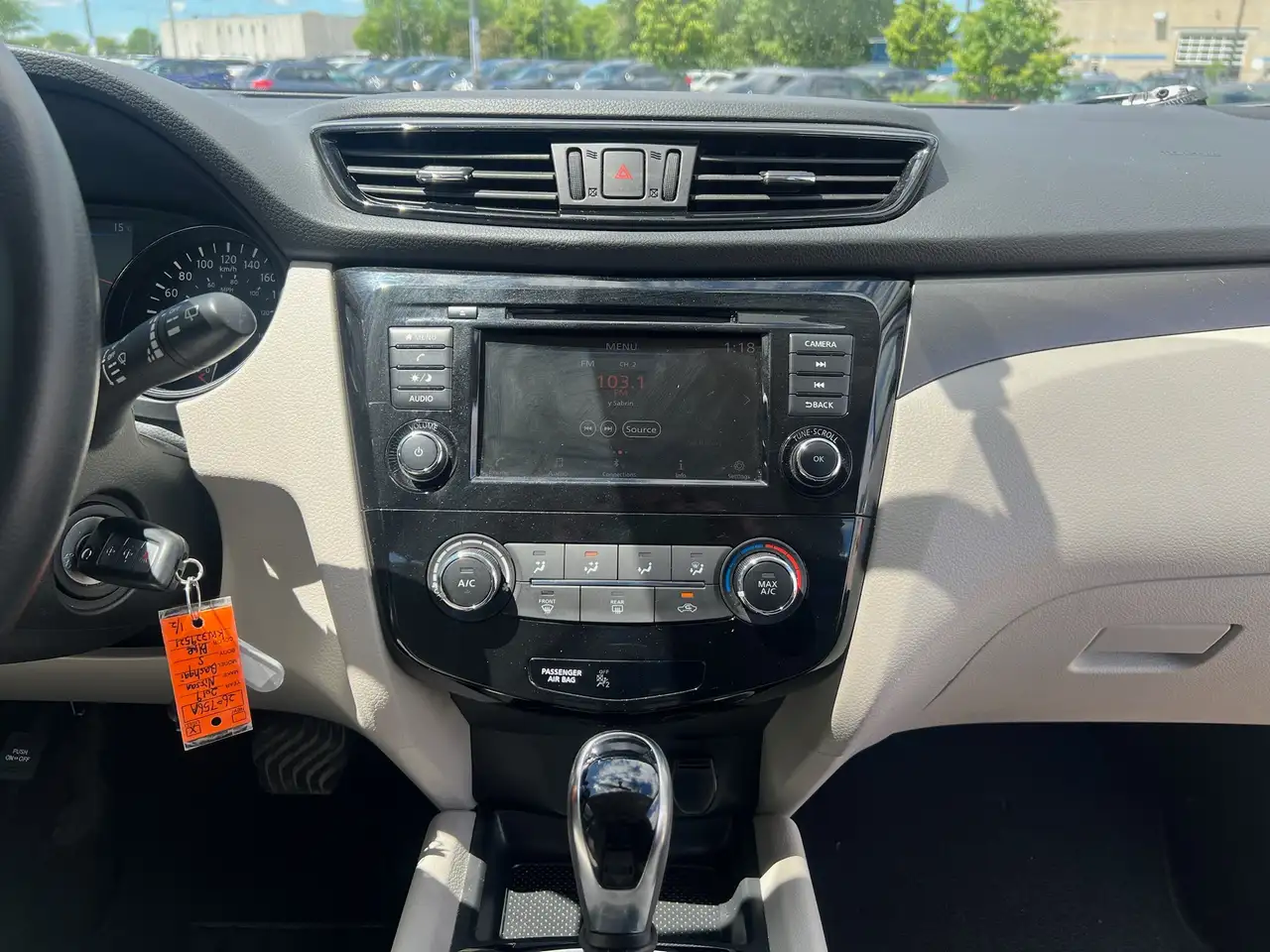 Nissan Qashqai photo Nissan Qashqai