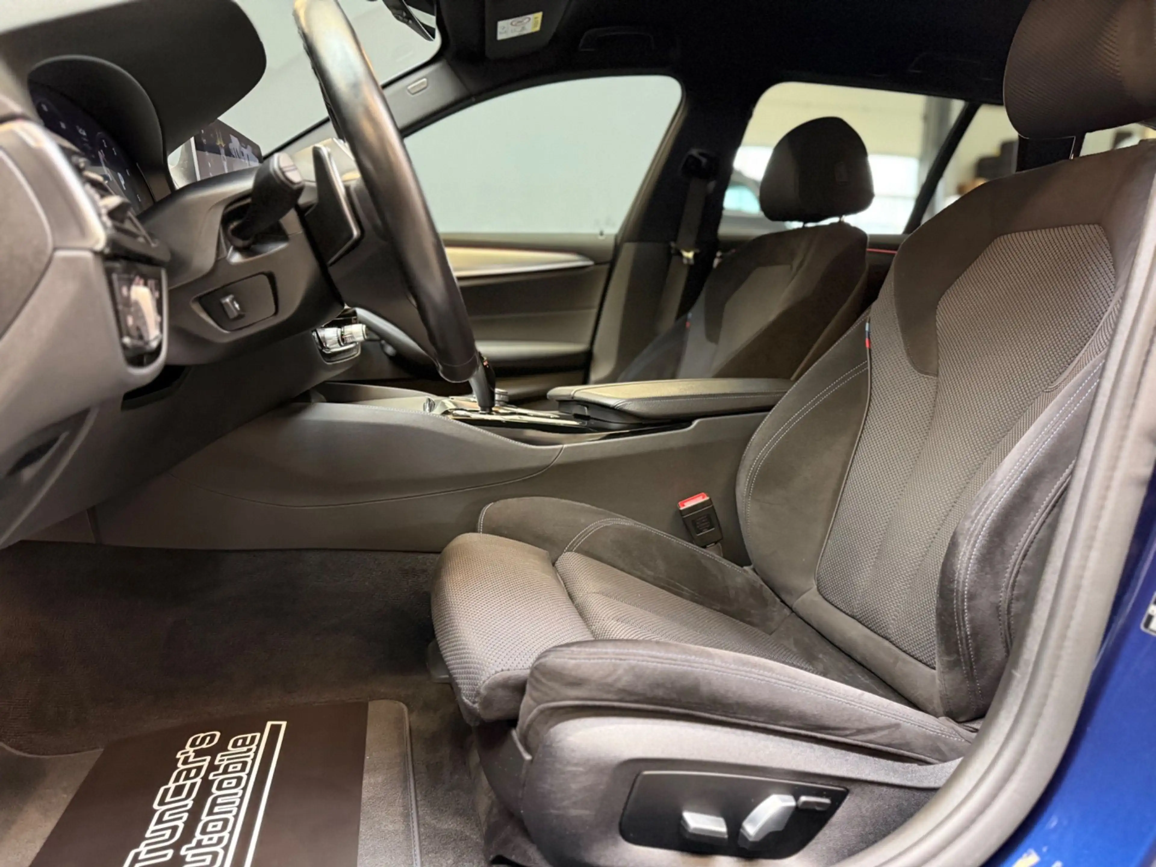 BMW 520 d M Sport /LED/AHK/HiFI/HUD — photo 12