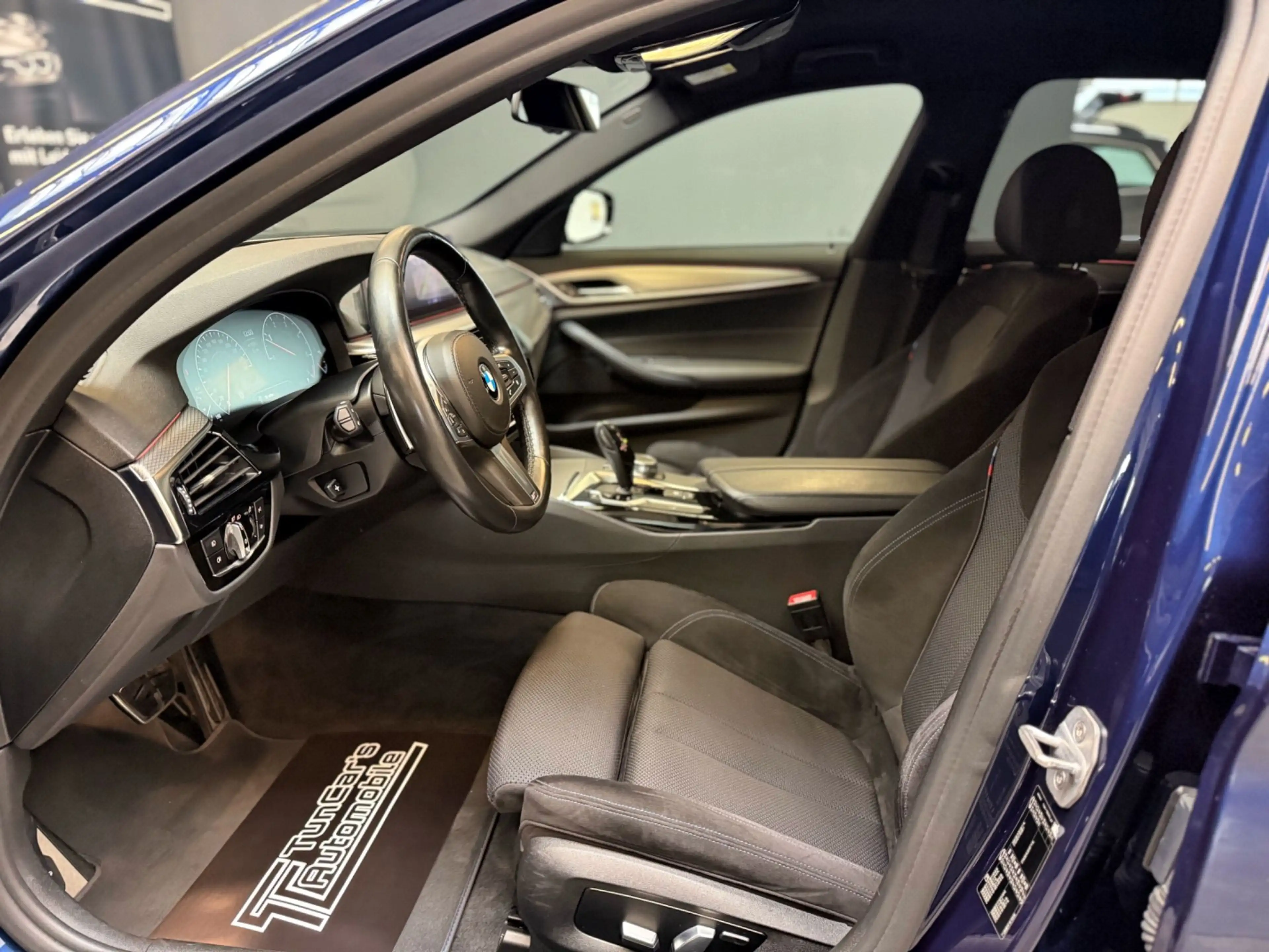BMW 520 d M Sport /LED/AHK/HiFI/HUD — photo 11