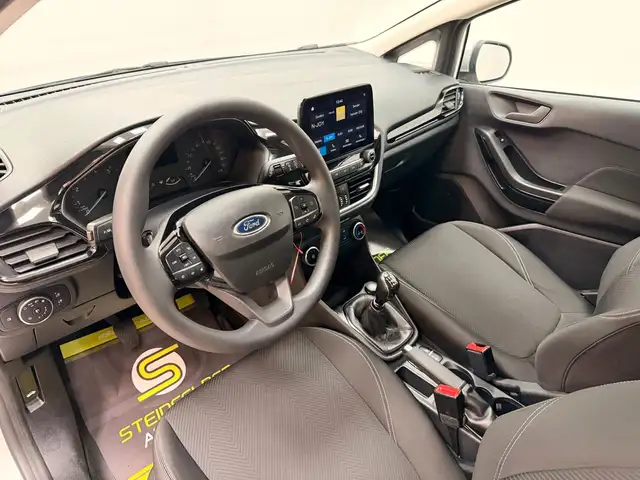 Ford Fiesta view 9