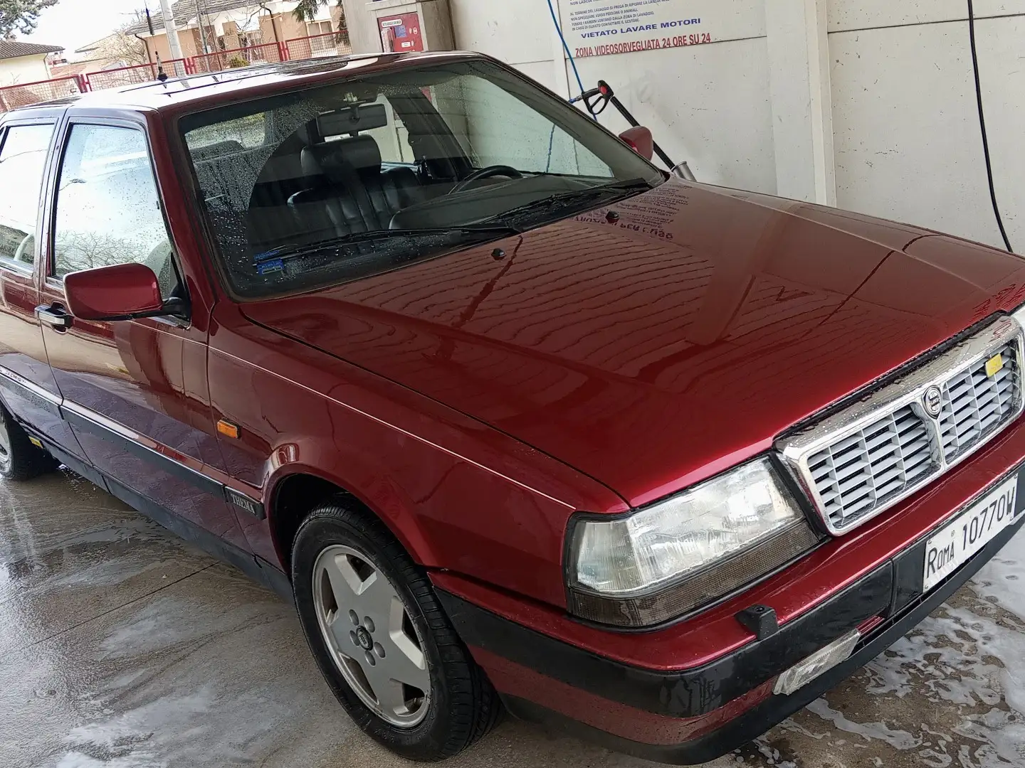 Lancia Thema Ferrari 8.32 Rojo - 1