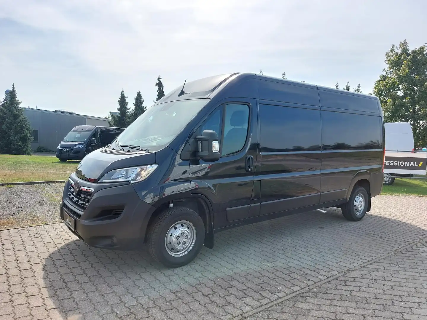 Opel Movano Cargo L3H2+NAVI+STANDHEIZUNG+TOT-WINKEL+ Zwart - 2