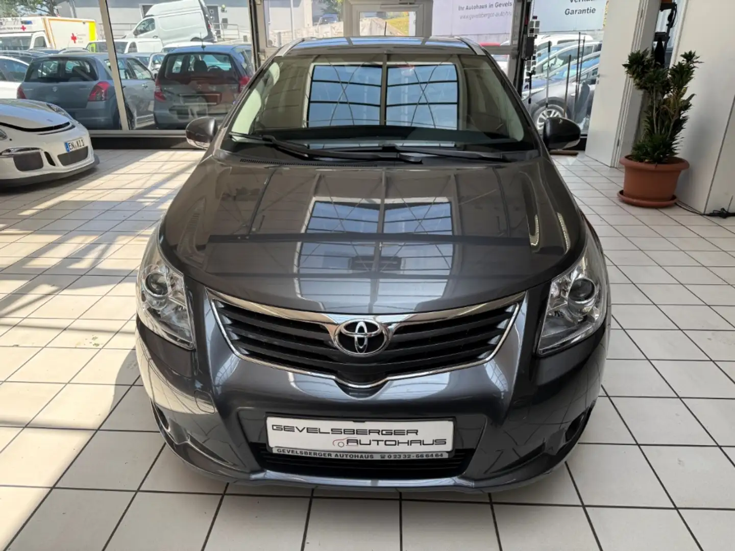 Toyota Avensis Kombi Executive 1.8 CarPlay 2.Hand Scheckheft Grau - 2