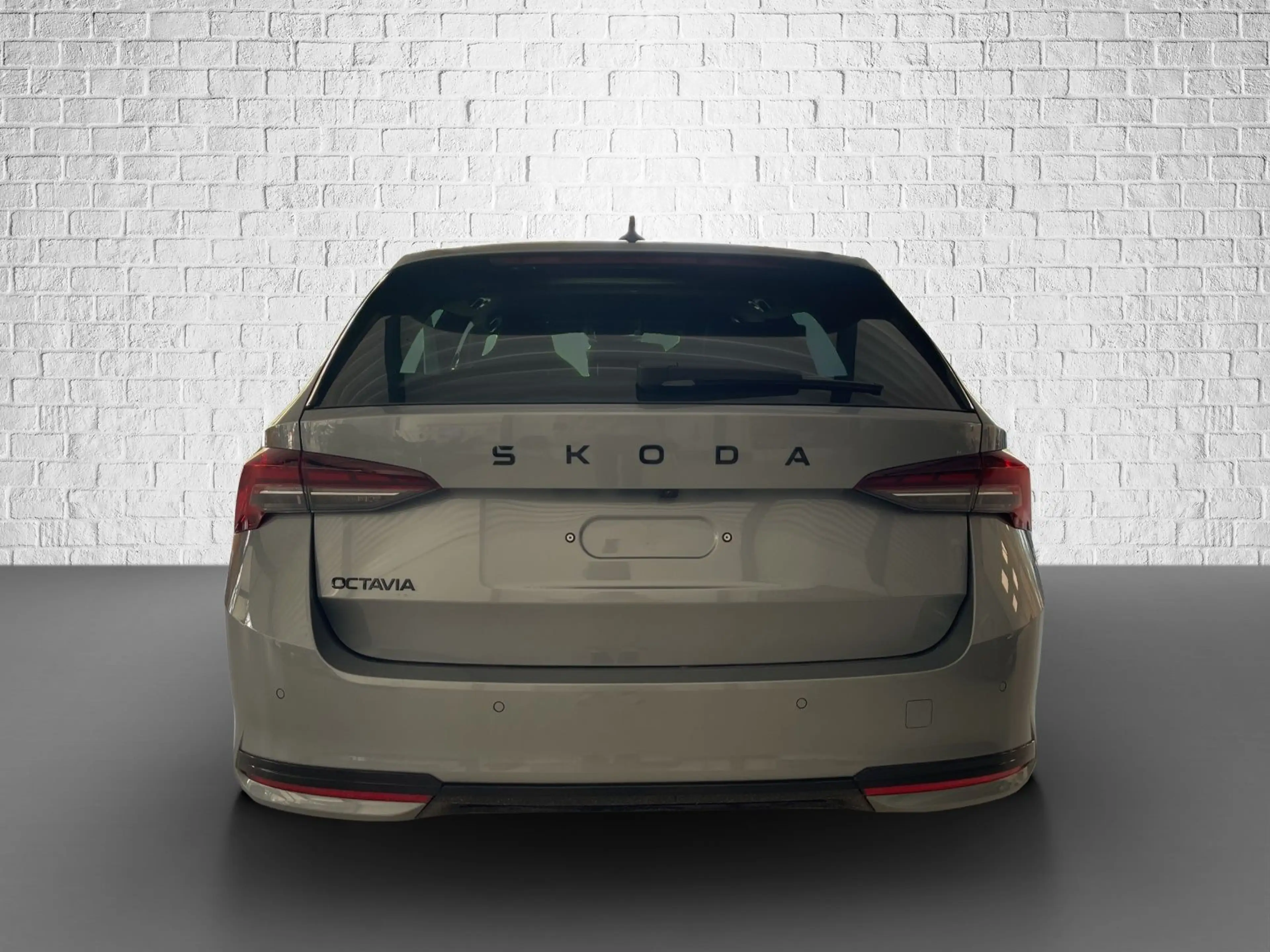 Skoda Octavia Combi 1.5 TSI mHEV DSG - Sportline — photo 4