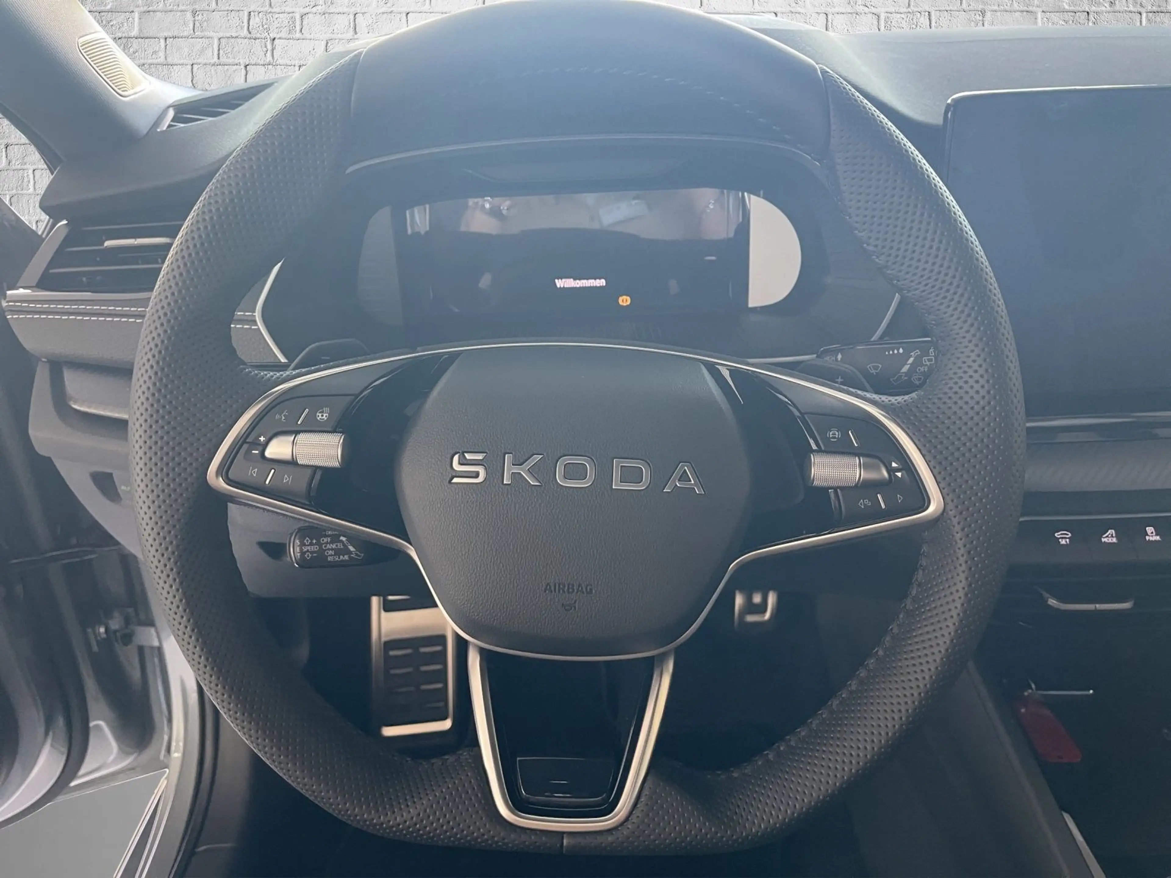 Skoda Octavia Combi 1.5 TSI mHEV DSG - Sportline — photo 10