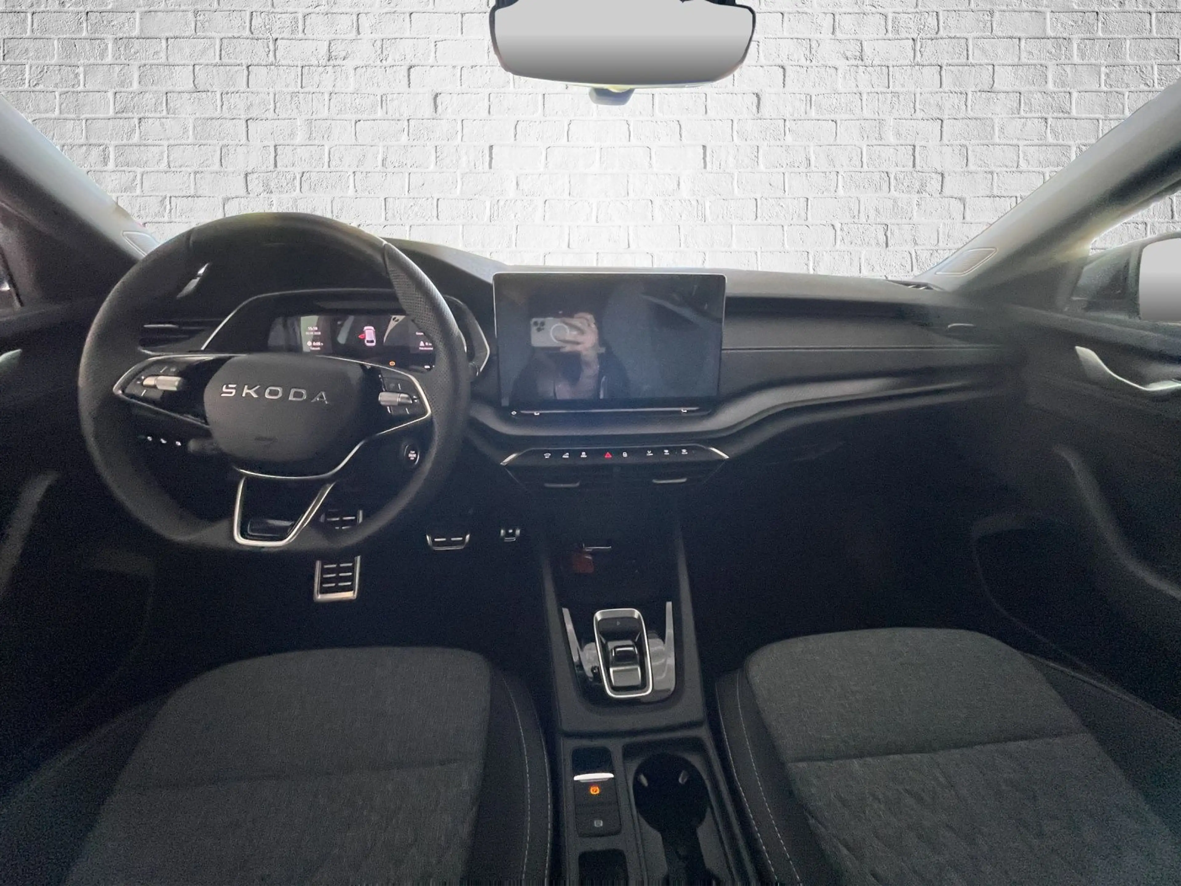 Skoda Octavia Combi 1.5 TSI mHEV DSG - Sportline — photo 13