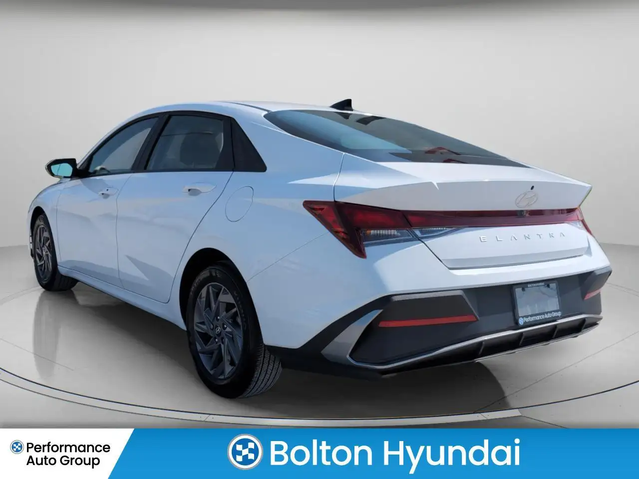 Hyundai ELANTRA снимка Hyundai ELANTRA