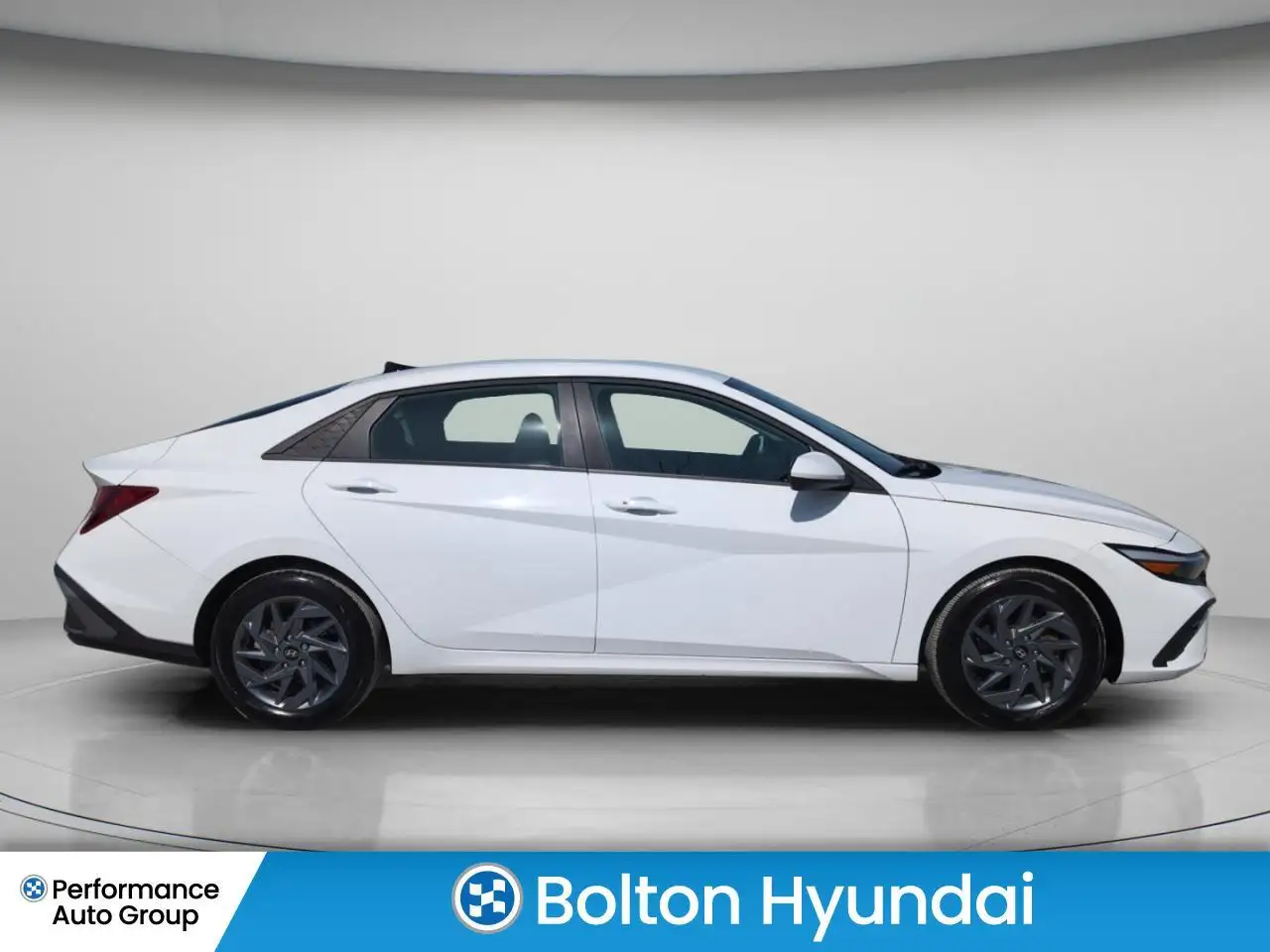 Hyundai ELANTRA снимка Hyundai ELANTRA